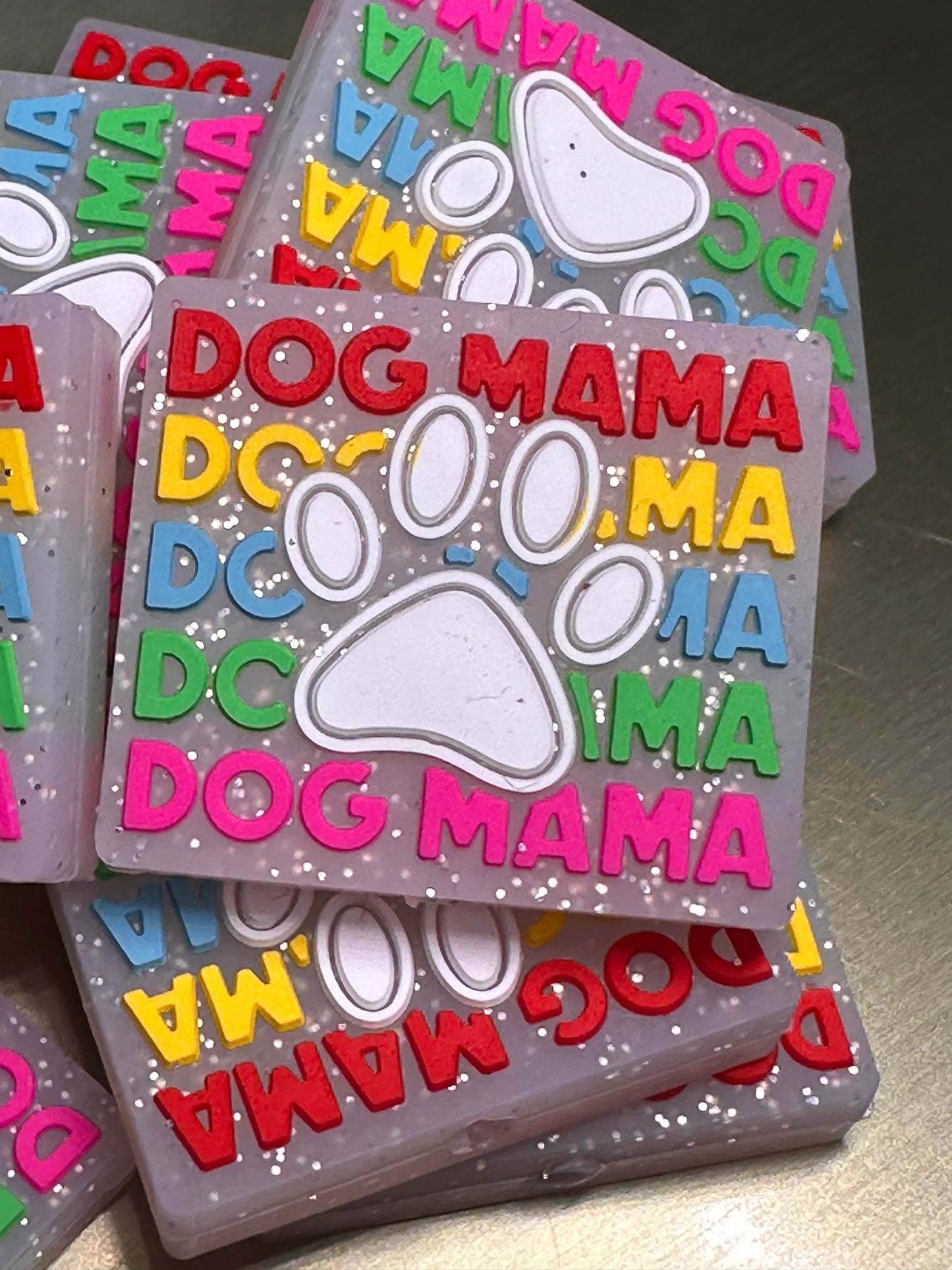 Dog mom/ Focal Bead/ beadable pen/ Silicone bead/ keychain bead/Dog Mama