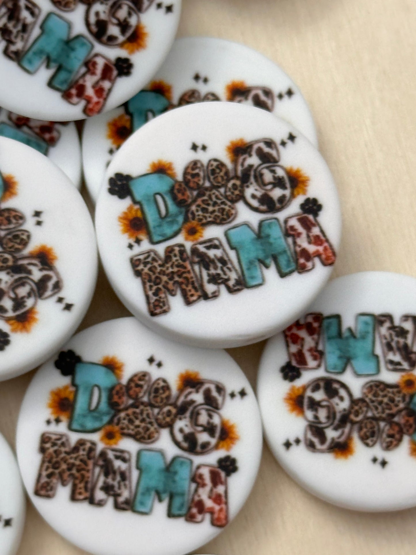 Dog Mom Focal Bead/ beadable pen/ Silicone bead/ mother/ keychain bead/ circle shaped/ Mothers Day/ fur mom