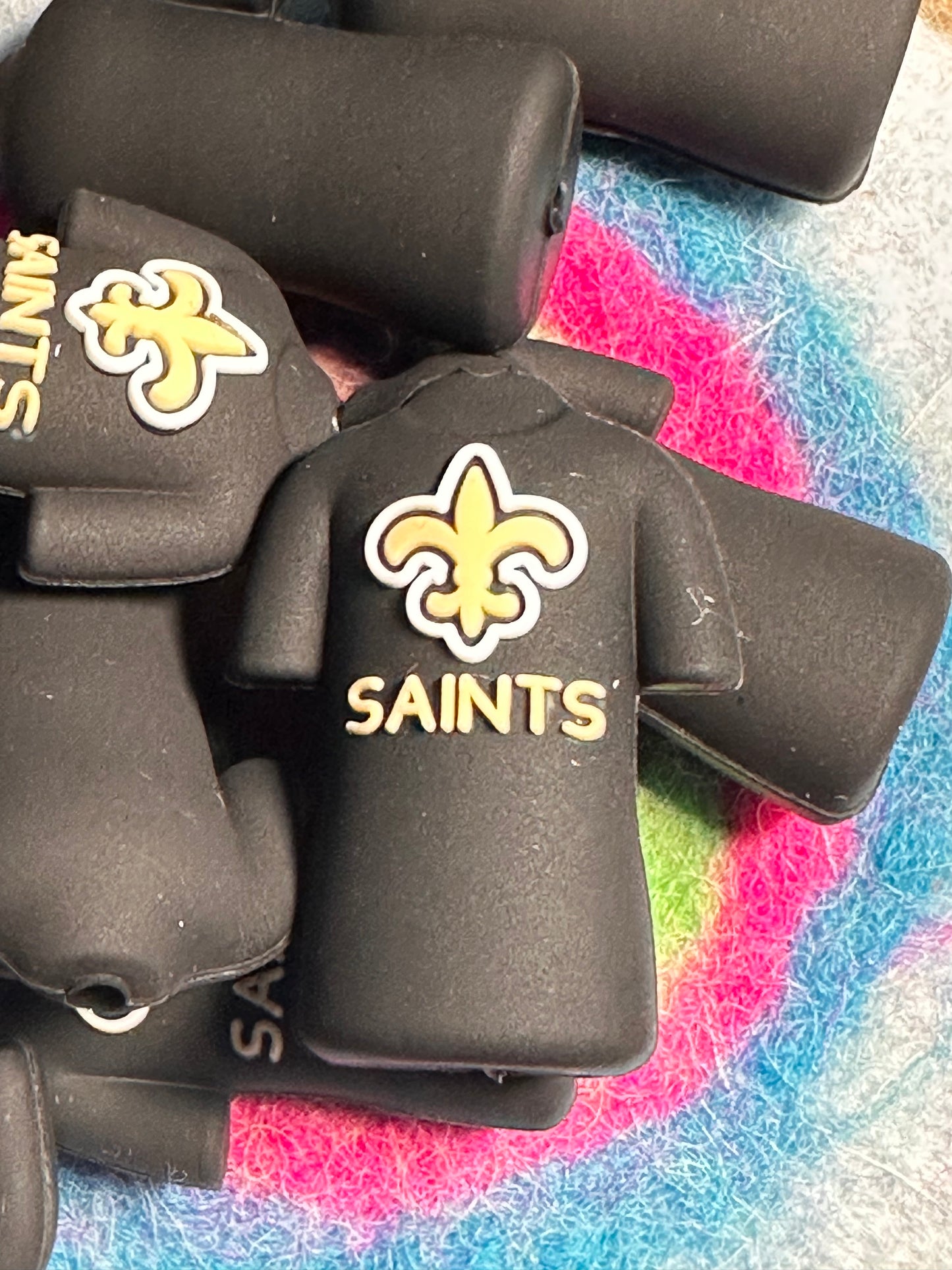 3D New Orlean Saints football jersey shaped focal bead