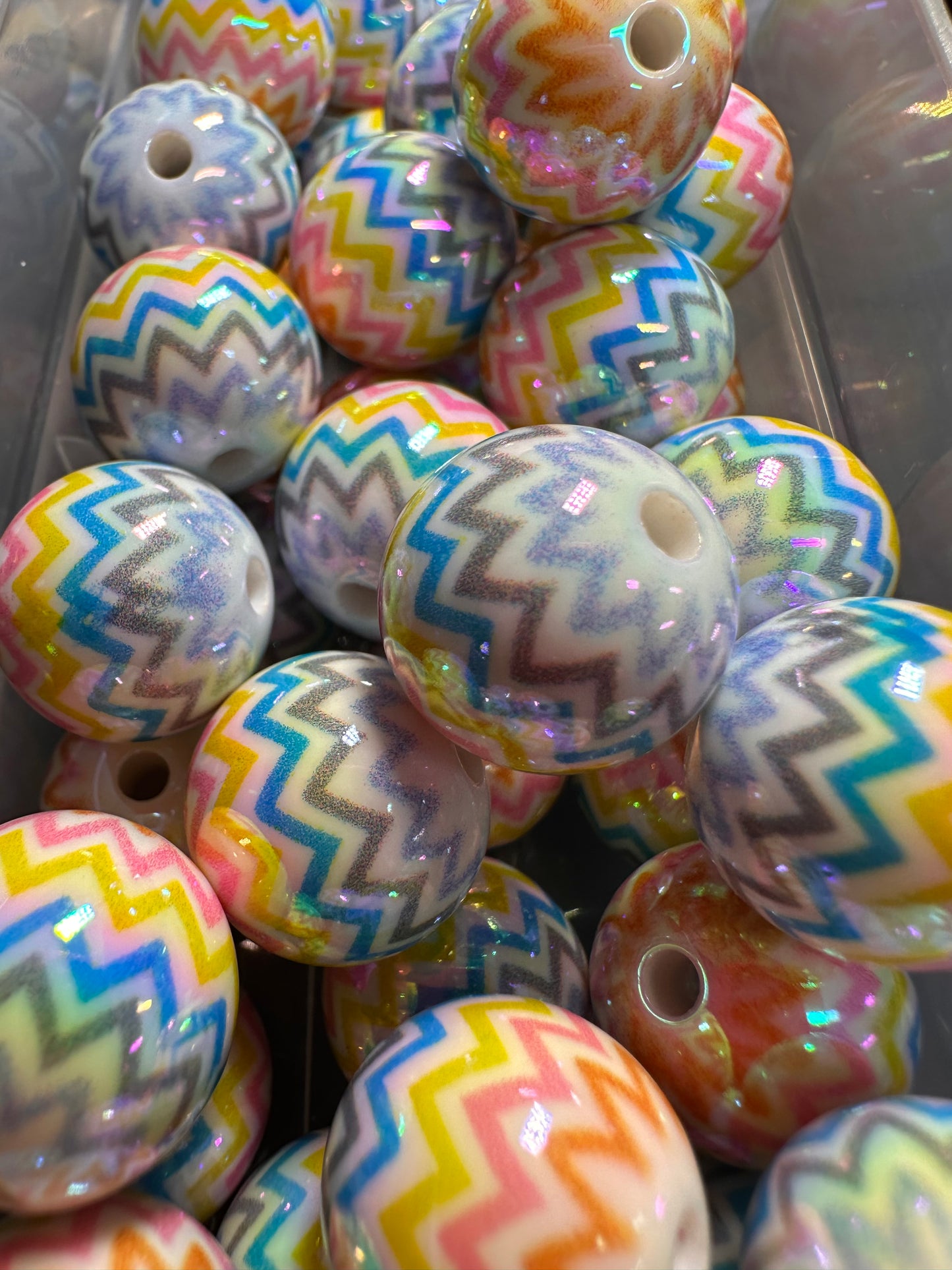 Pastel Multicolored zig zag stripes on white jelly beads/ Ten (10) acrylic multicolored round shaped beads included/ jewelry Bead/ beadable pen beads/ keychain bead/ DIY/ shiny unique 16mm beads UV coated/