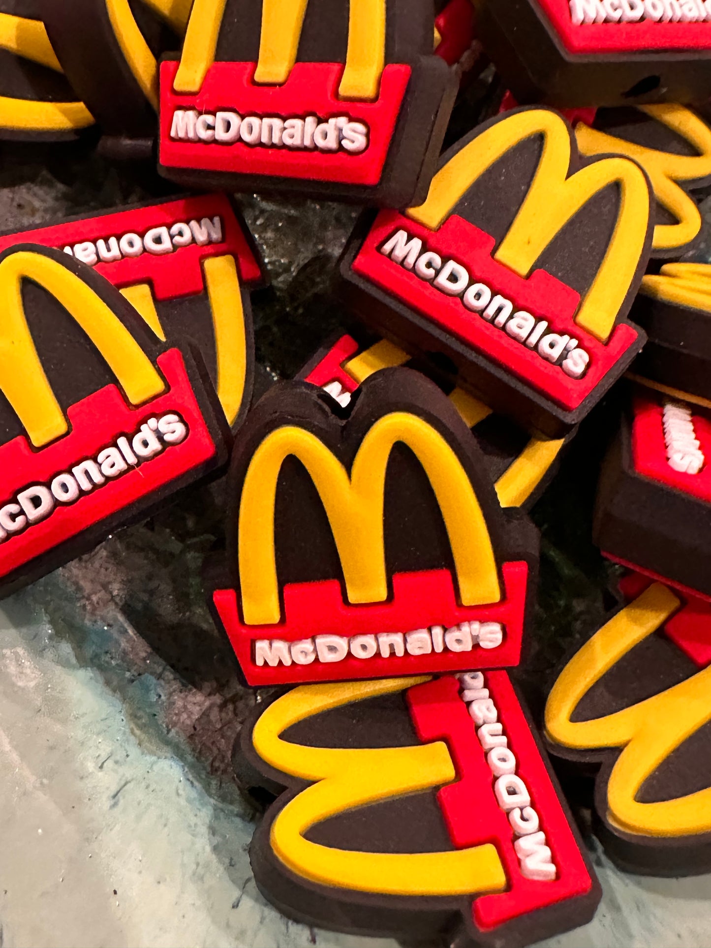 Drive thru food silicone focal bead