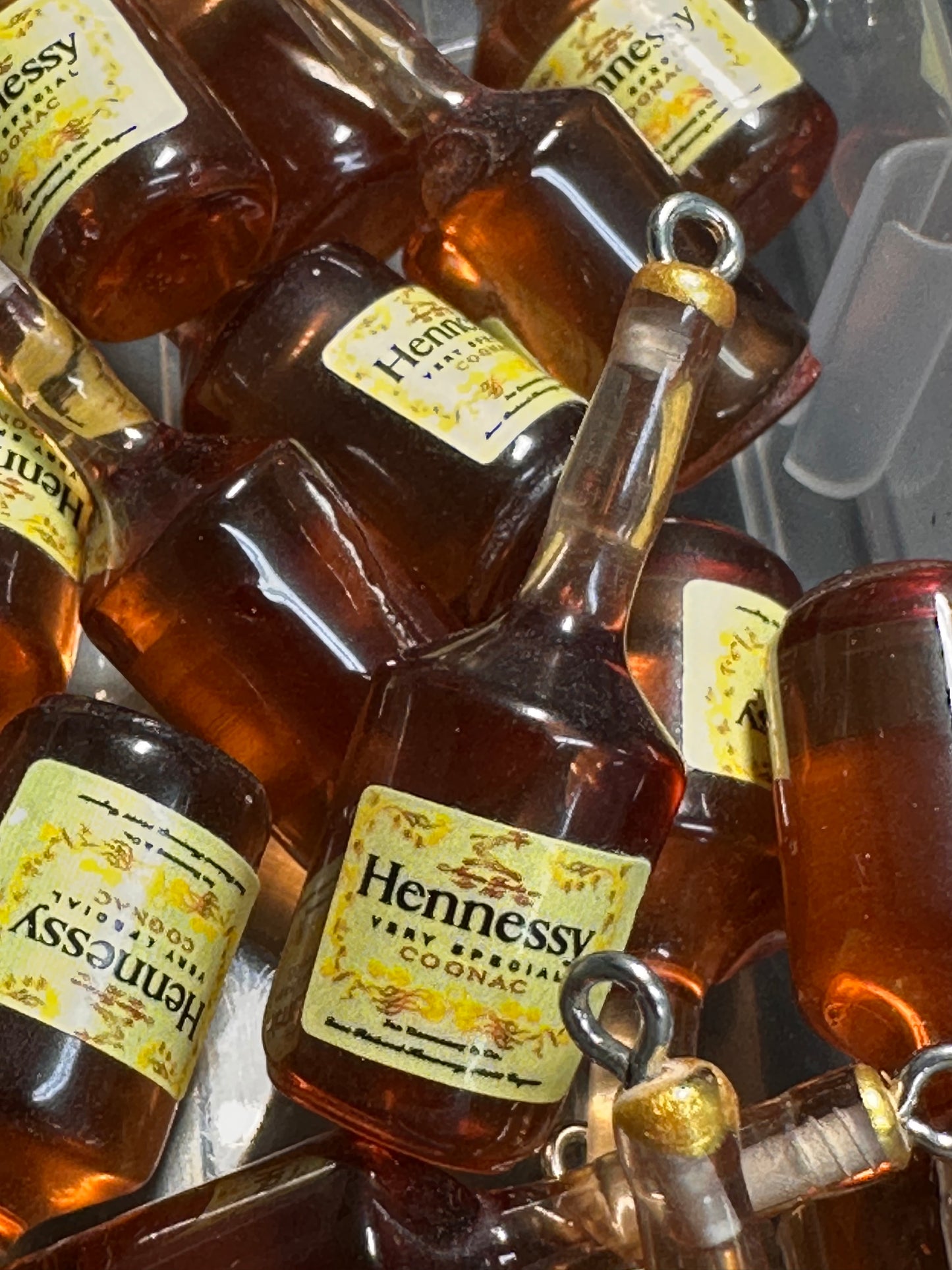 Mini Bottle Charms – Resin Drink Beads for Keychains, Jewelry & DIY Crafts yellow bottles