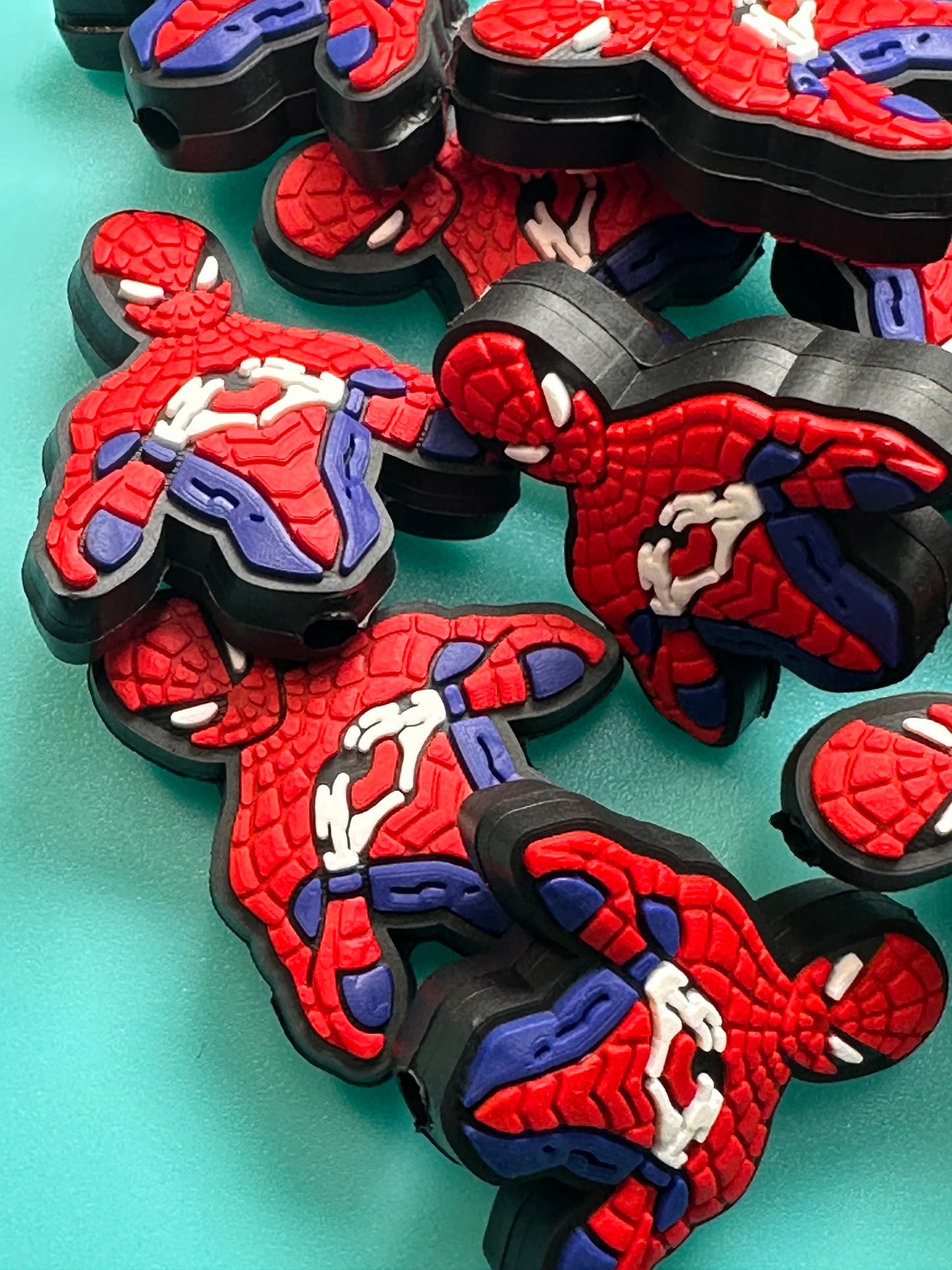 Heart hands spider silicone focal bead