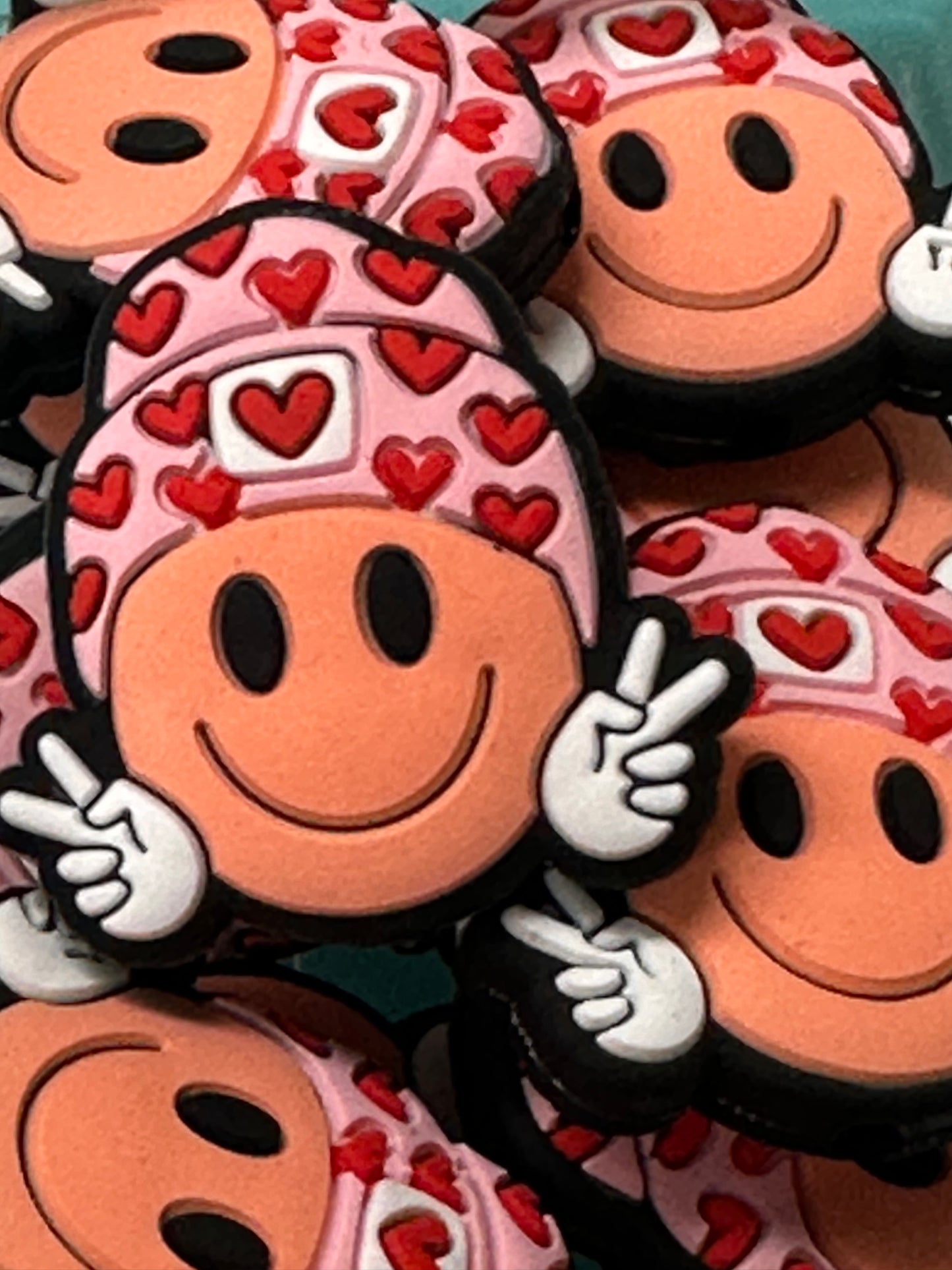 Heart print smiley face/Focal Bead/ beadable pen/ Silicone bead/ keychain bead/ beanie hat