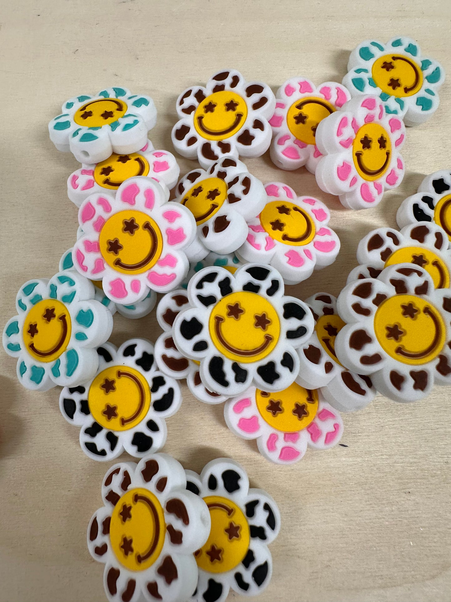 Spotted flowers focal beads/ pink/ green/ black/ pen beading/ keychain bead DIY