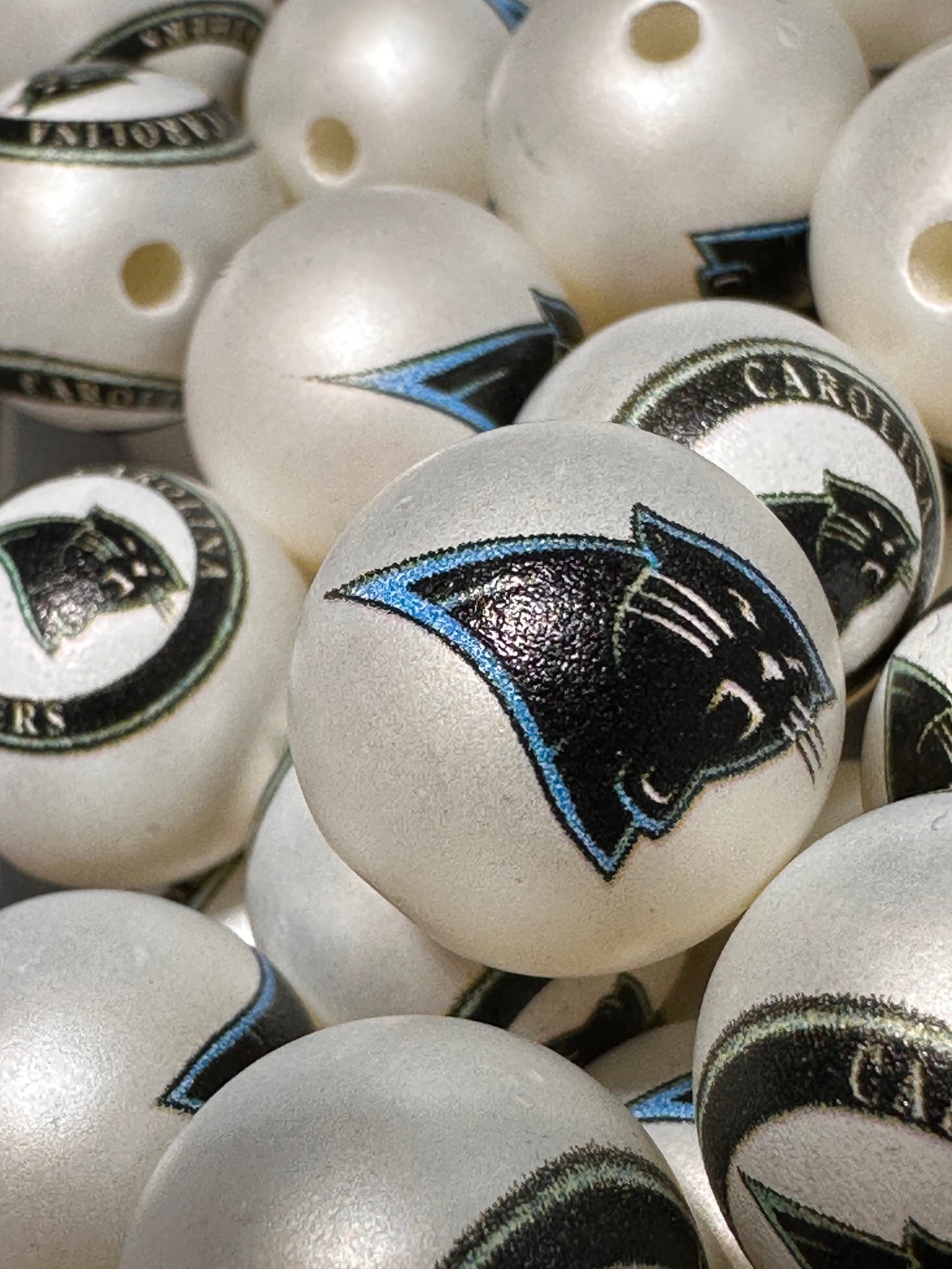 Acrylic Carolina Panthers football on satin white beads/ sports team bead/ beadable pen/ keychain bead/16 mm/10 beads included/2 designs