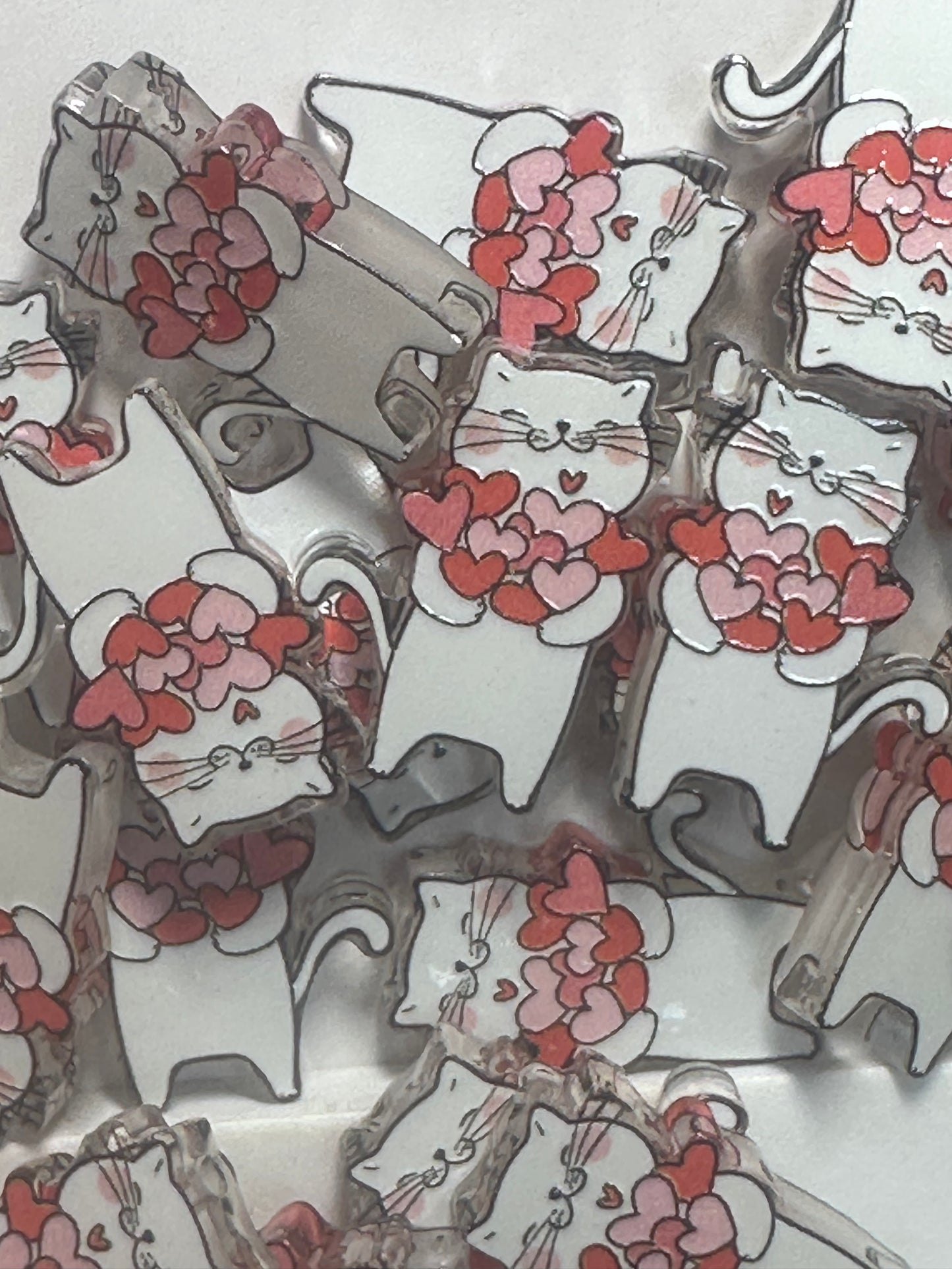 White cat holding hearts acrylic focal bead- set of 2/ focal bead/ pen beading / keychain bead