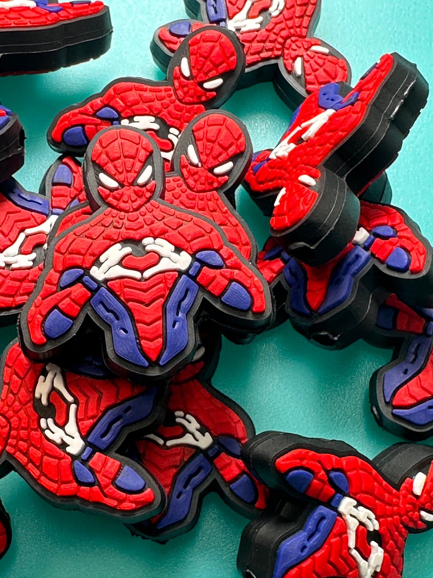 Heart hands spider silicone focal bead