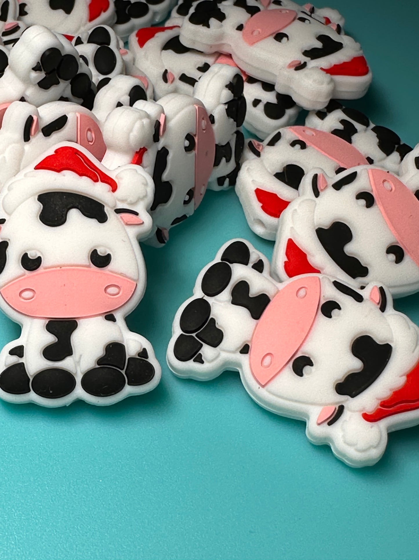 Christmas Black and white cows / Focal Bead/ beadable pen/ Silicone bead/ keychain bead/ animal/ farm/ Santa hat