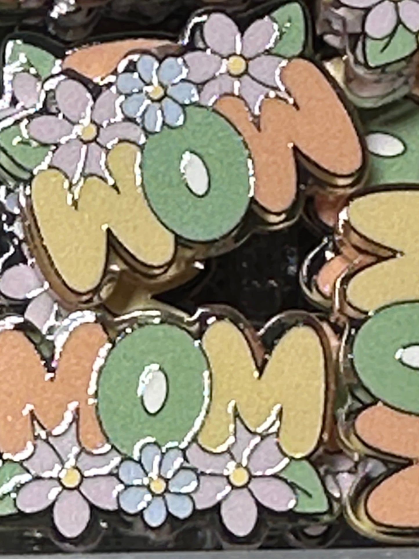 MOM acrylic focal bead- set of 2/ focal bead/ pen beading / keychain bead/ flowers/ Mothers Day
