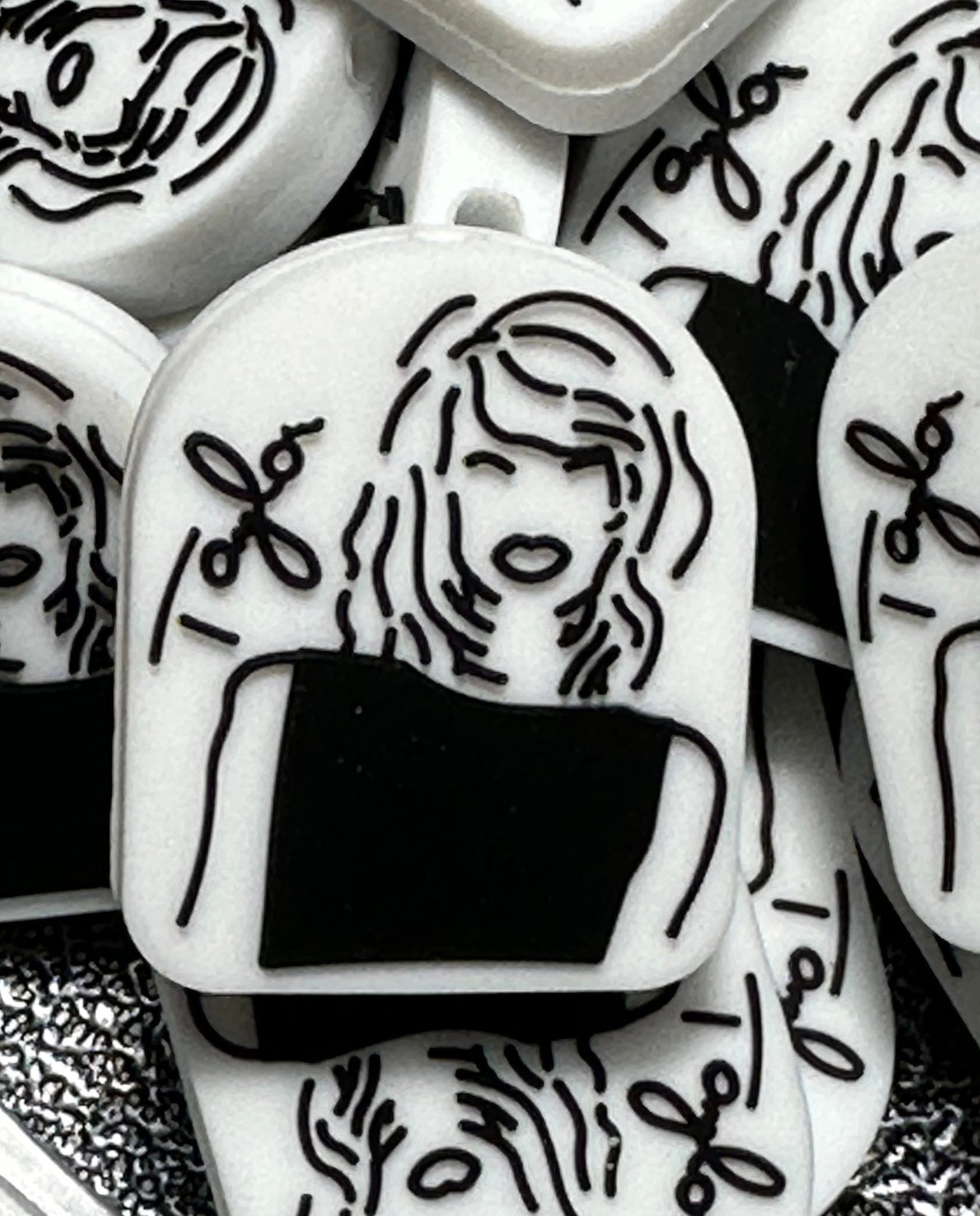 Taylor Swift focal bead