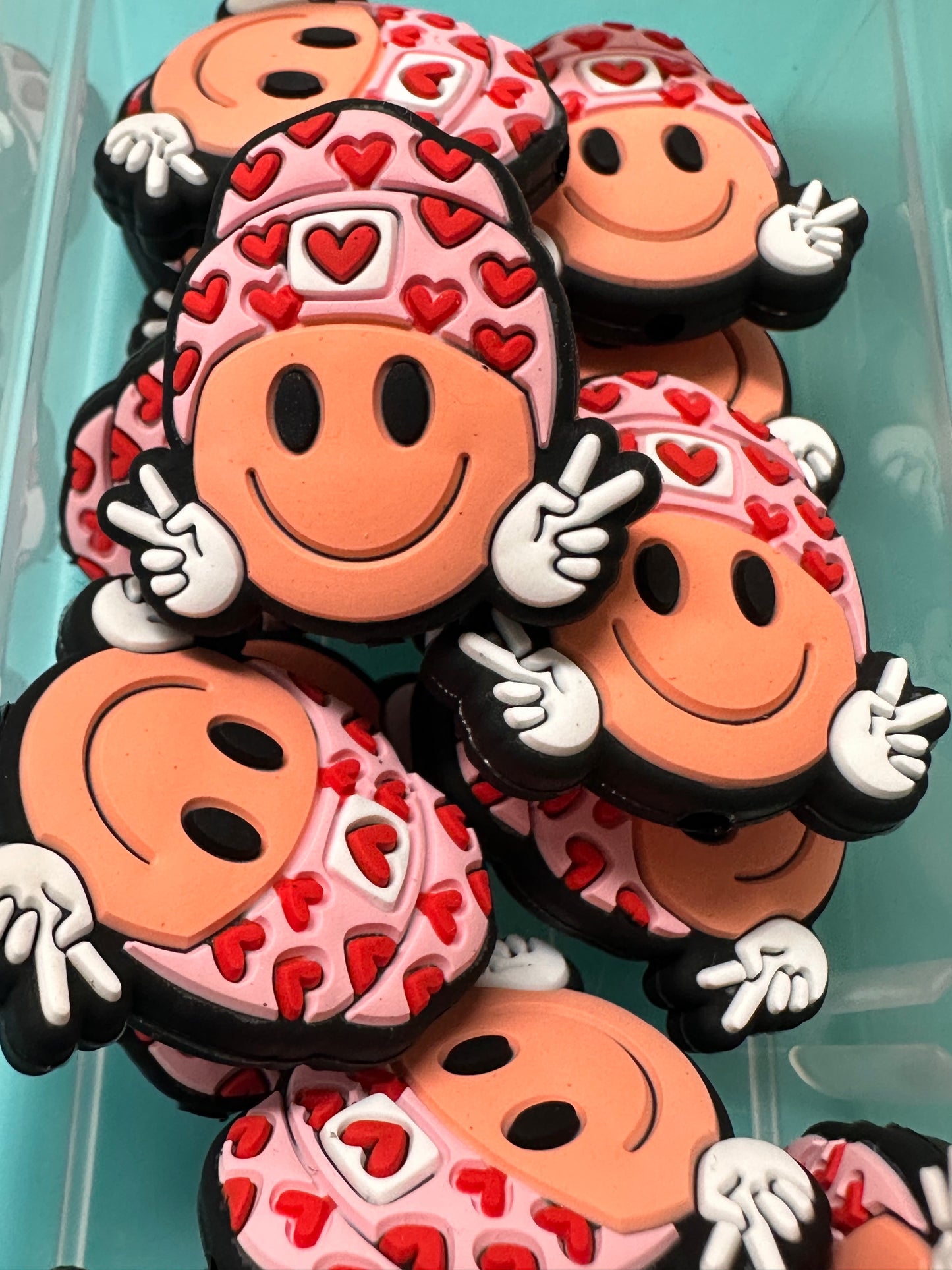 Heart print smiley face/Focal Bead/ beadable pen/ Silicone bead/ keychain bead/ beanie hat