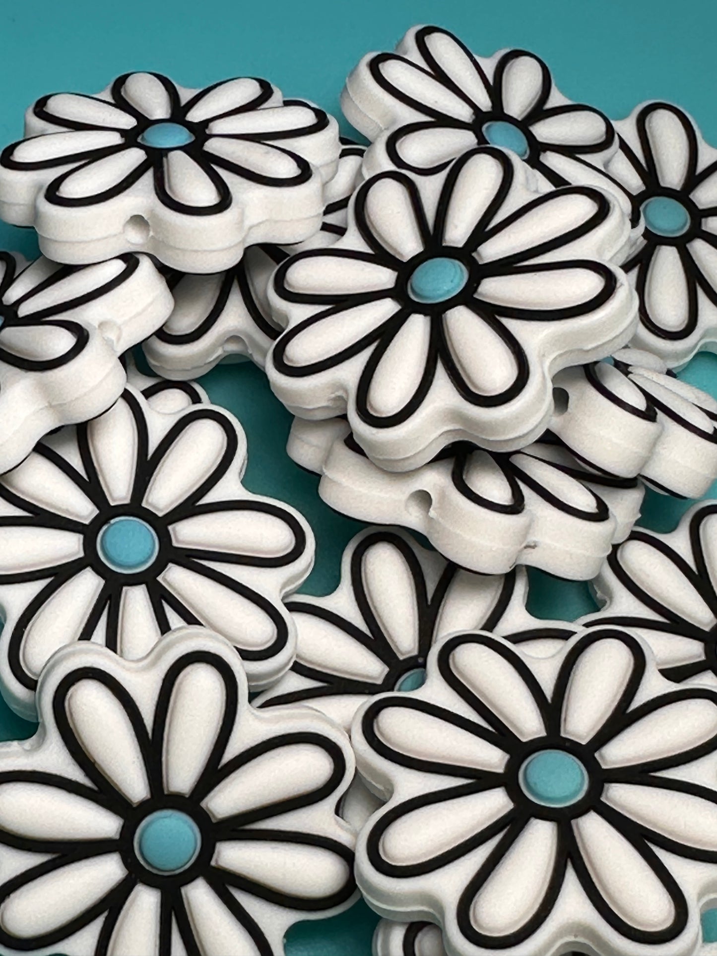 Flowers Focal Bead/ beadable pen/ Silicone bead/ daisies/ keychain bead/