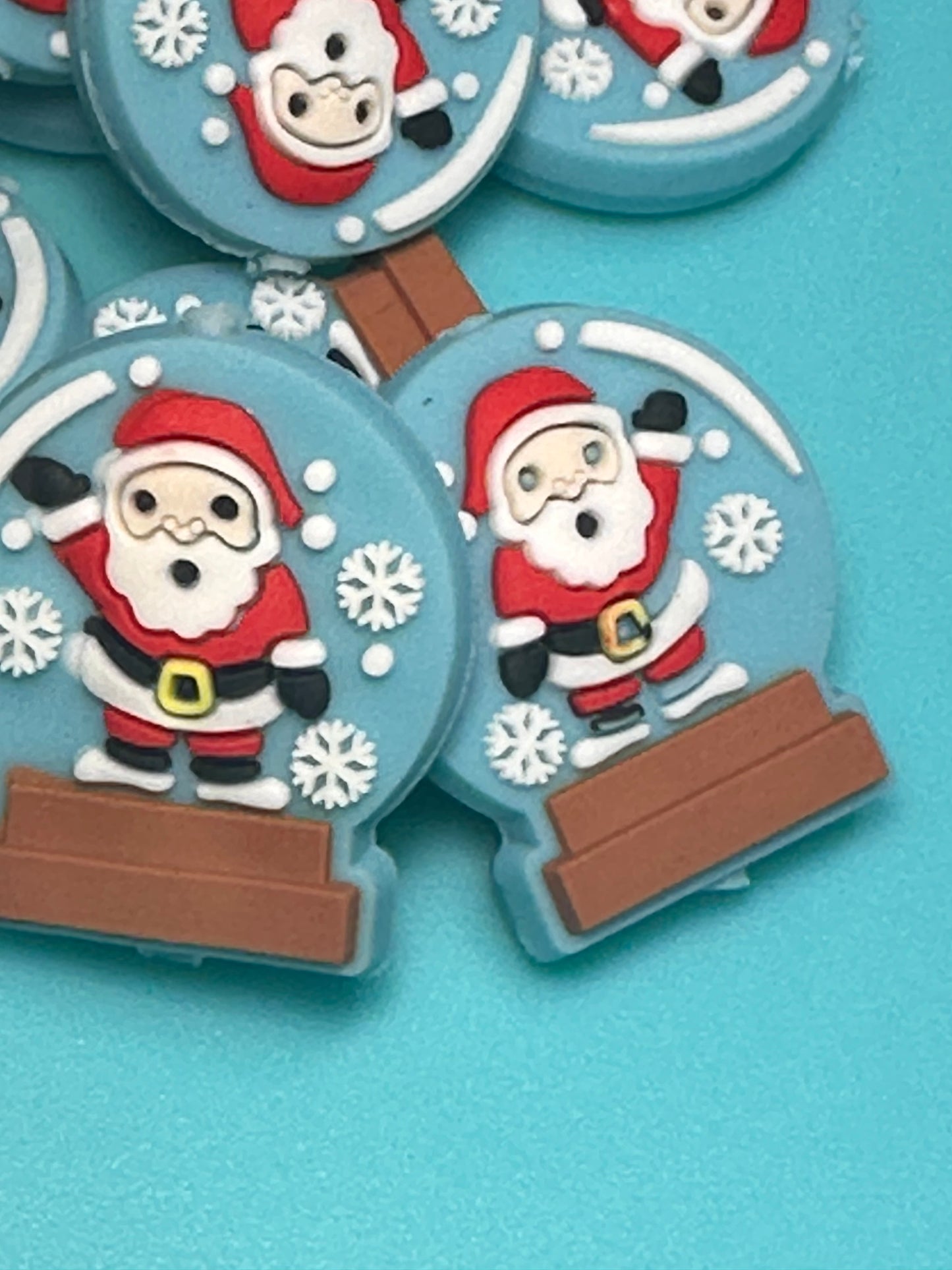 Snowglobe with Santa/ Christmas Focal Bead/ beadable pen/ Silicone bead/ keychain bead/