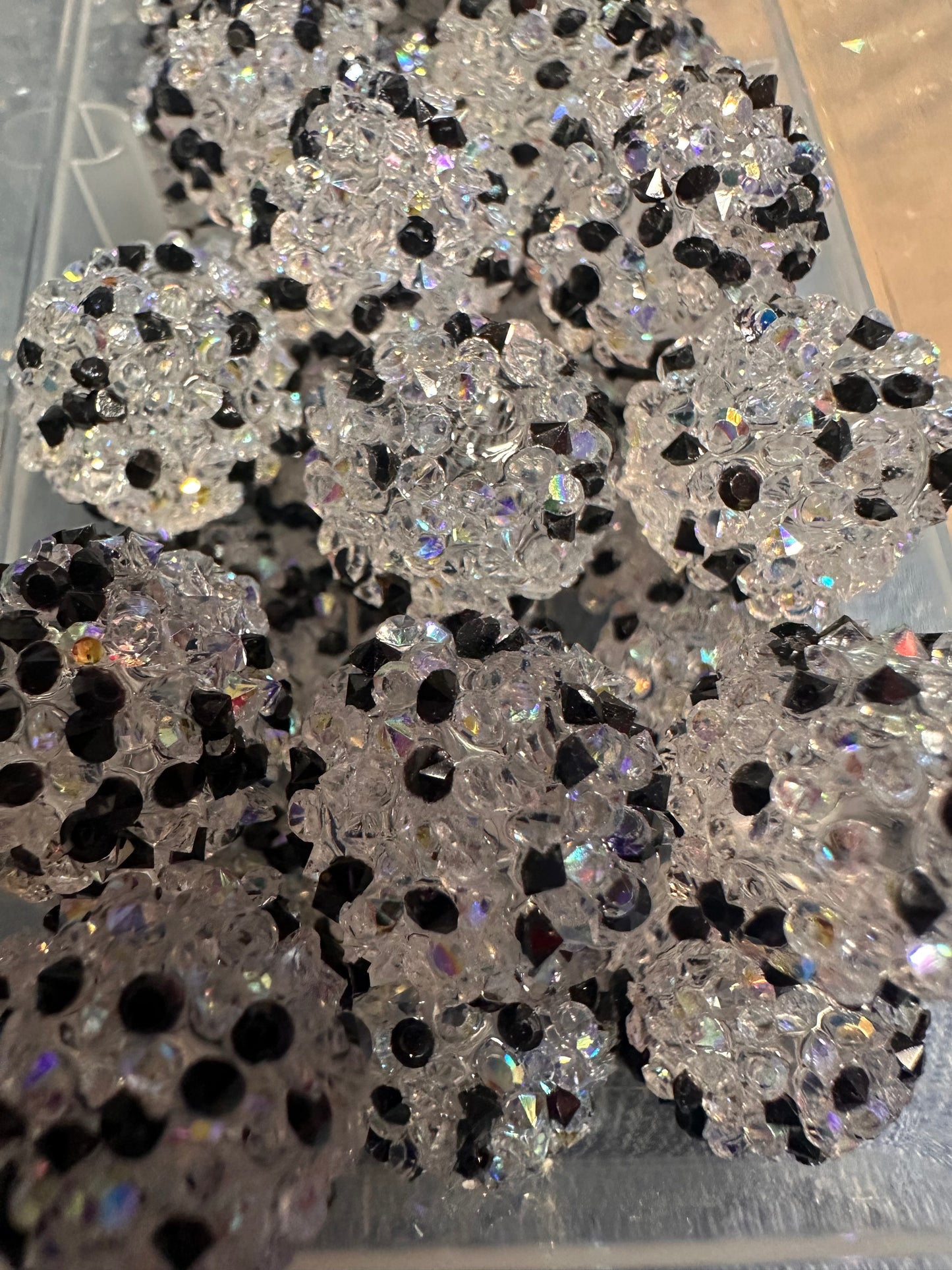 Sugar beads/ sparkle beads/ 16mm/pen beading beads/ bling beads/ keychain beads/ black specks on clear bead/ 10 beads