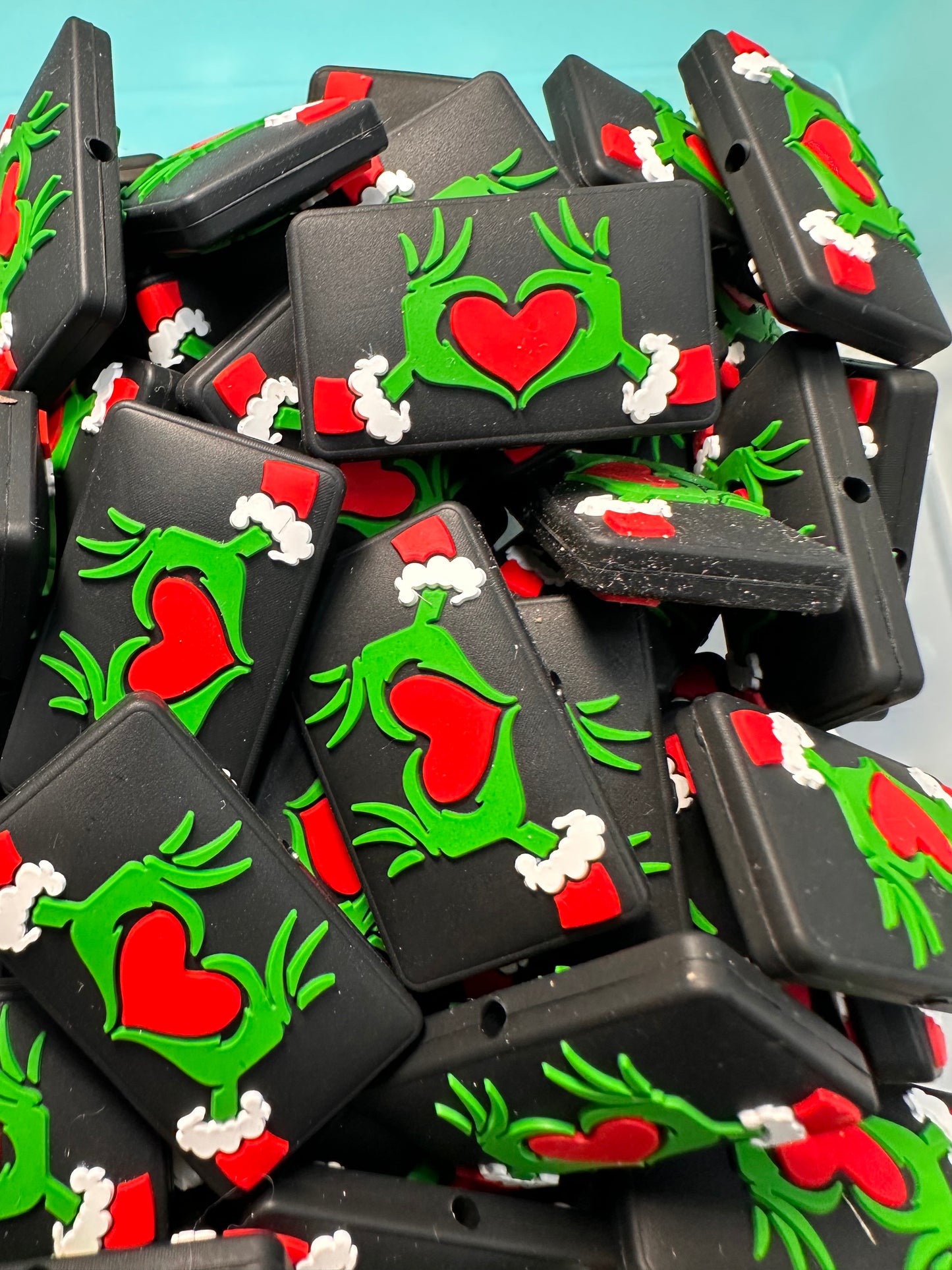 Heart hands Green guy / Focal Bead/ beadable pen/ Silicone bead/ keychain bead/ Christmas