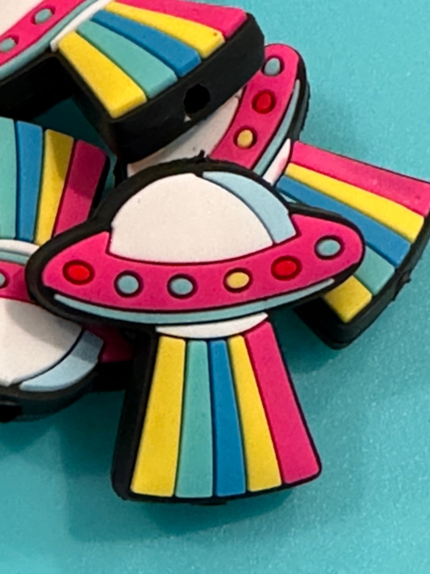 Alien/ Groovy buggy/Focal Bead/beadable pen/Silicone bead/ keychain bead/ UFO