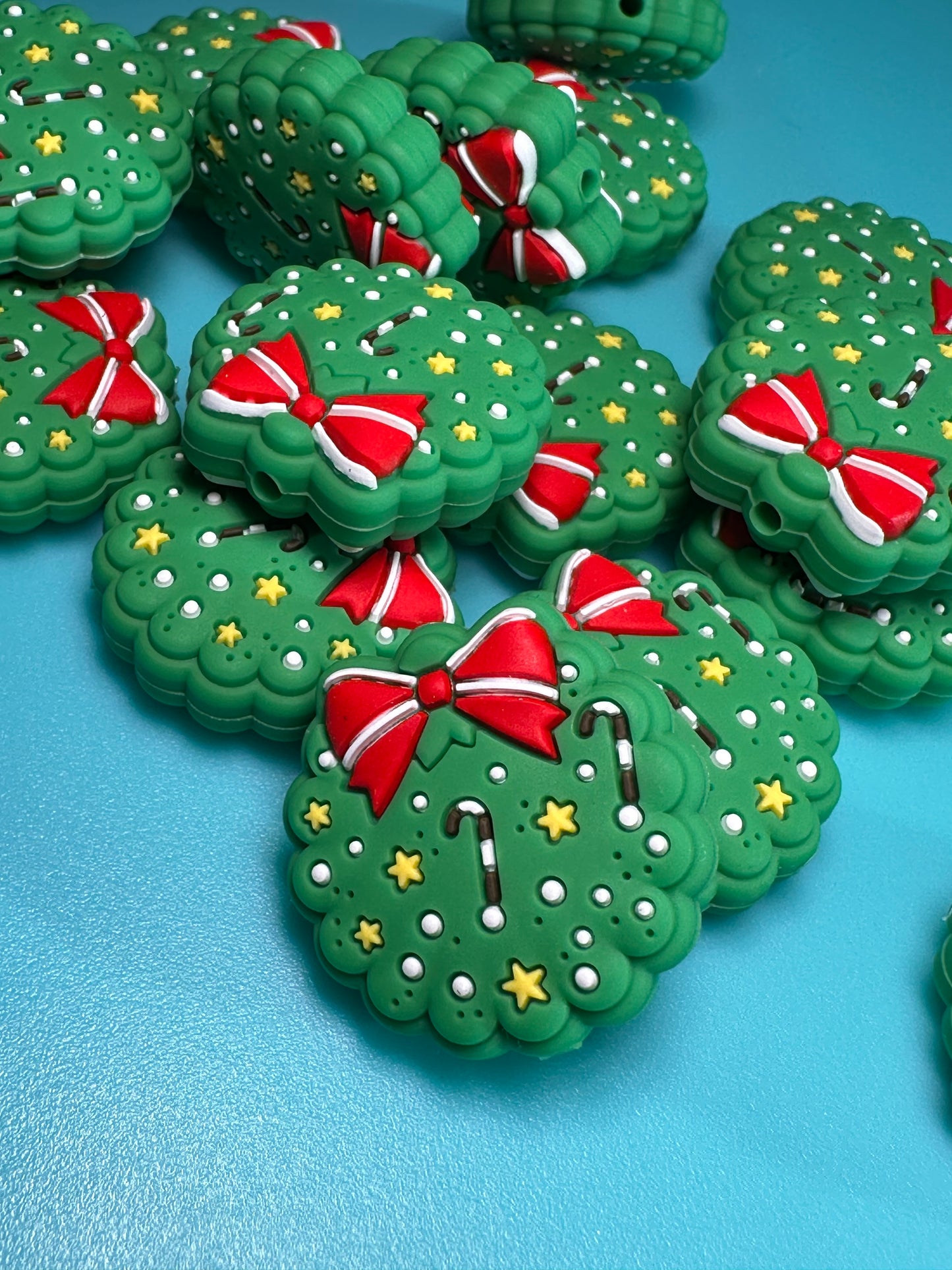 Wreath with red bow Christmas focal bead/ Silicone bead/ keychain bead/