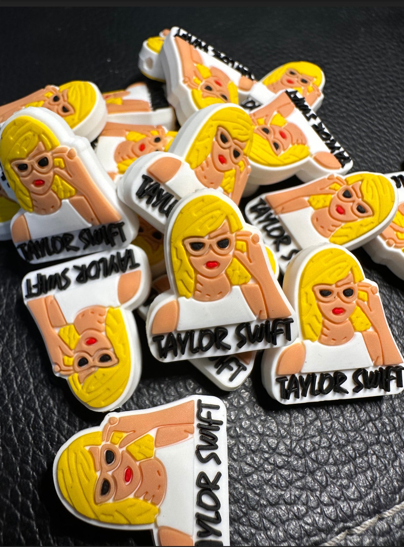 Taylor Swift focal bead/ name/ 1989/ sunglasses