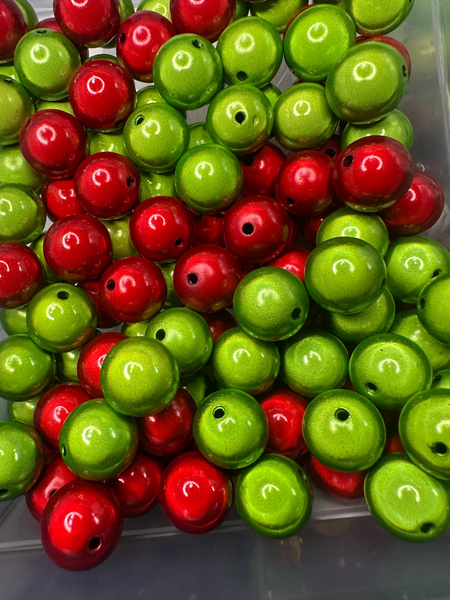 Lightbulb Beads in Christmas Colors – 16mm Beads (Set of 10)