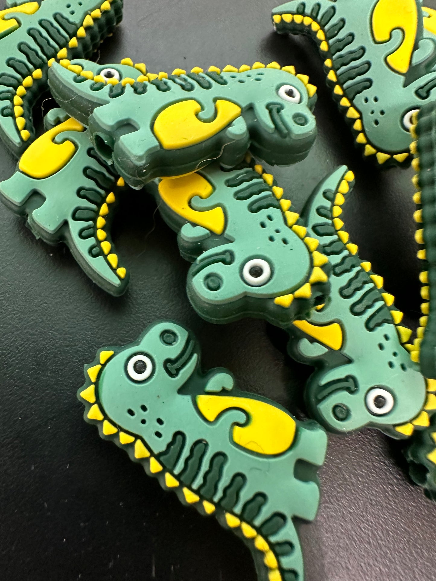 Green dinosaur Focal Bead/ beadable pen/ Silicone bead/ keychain bead/DIY/ Dinosaur/