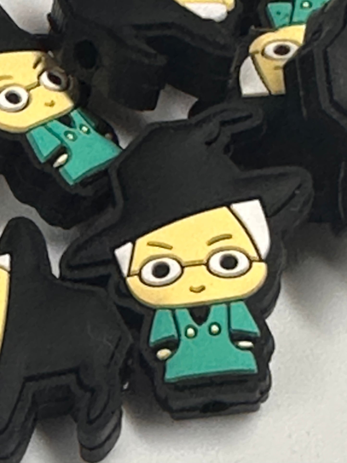 Green witch black hat silicone focal bead/Halloween