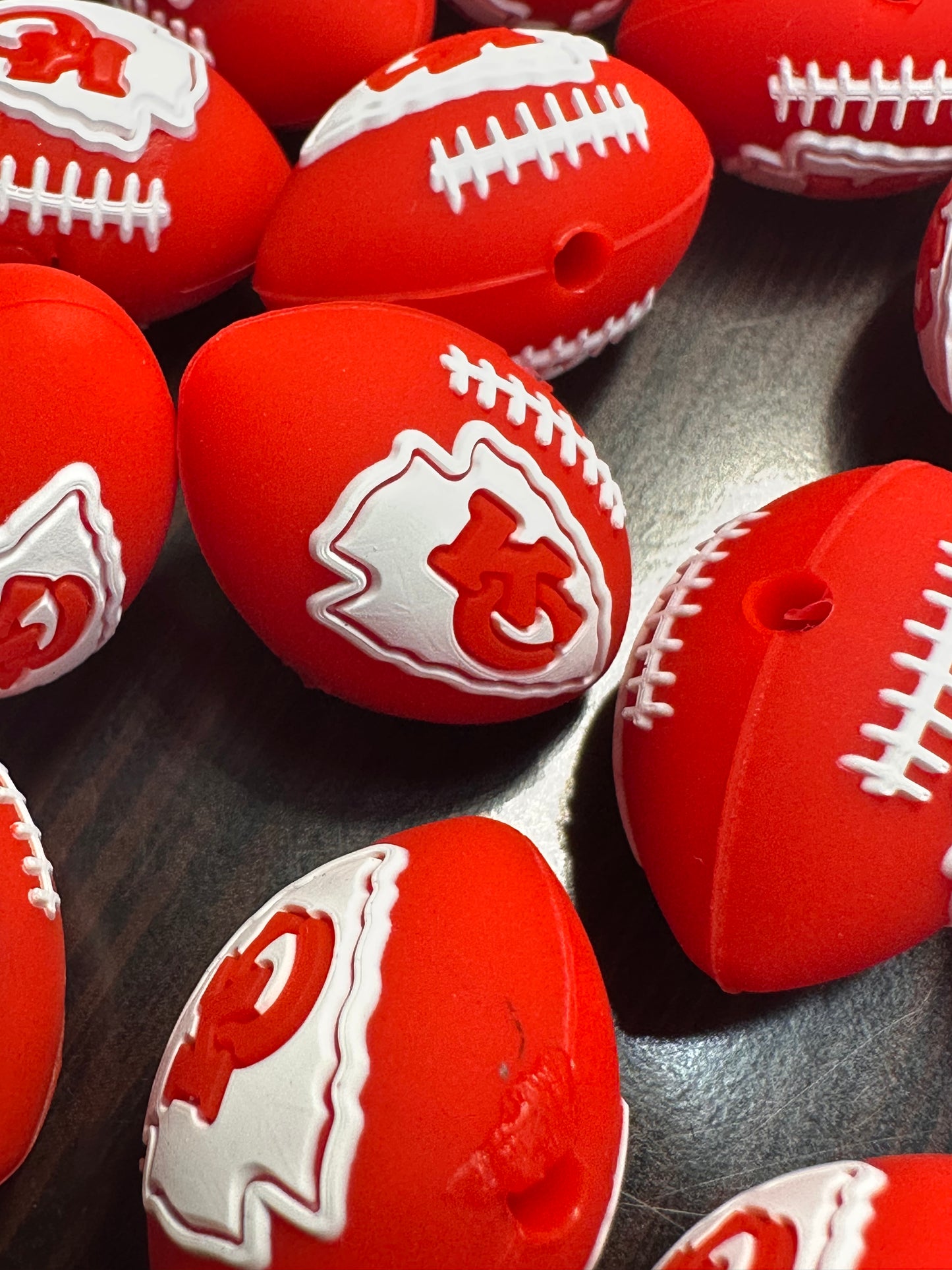 3D focal bead/football/ eras / red ball with white arrow