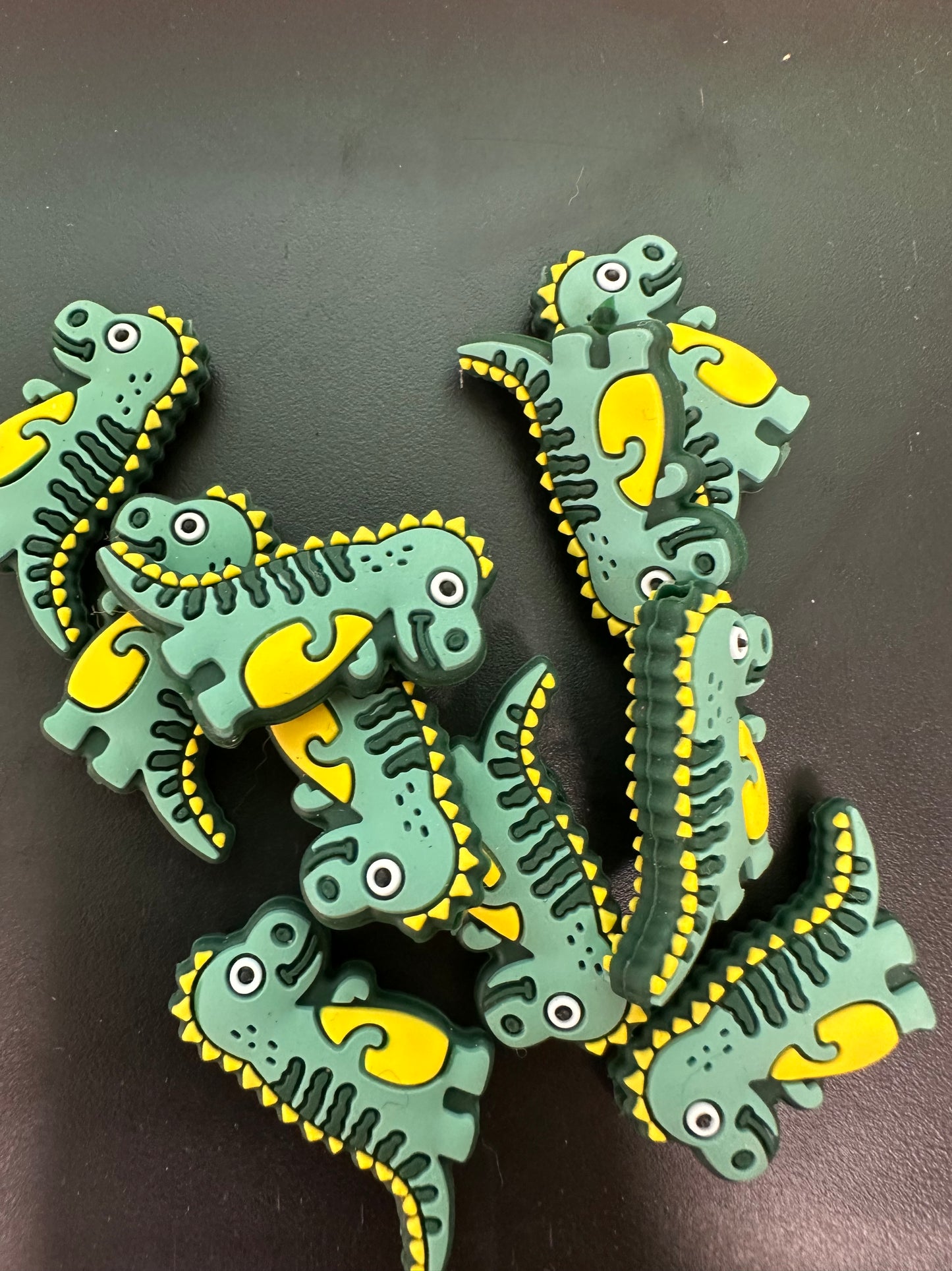 Green dinosaur Focal Bead/ beadable pen/ Silicone bead/ keychain bead/DIY/ Dinosaur/