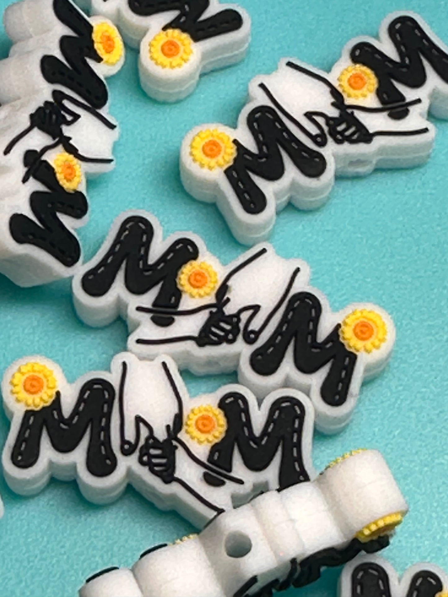 Mom/ mama Focal Bead/ for beadable pen/ Silicone bead/keychain bead/ Mothers Day/ Blessed mama/ holding hands