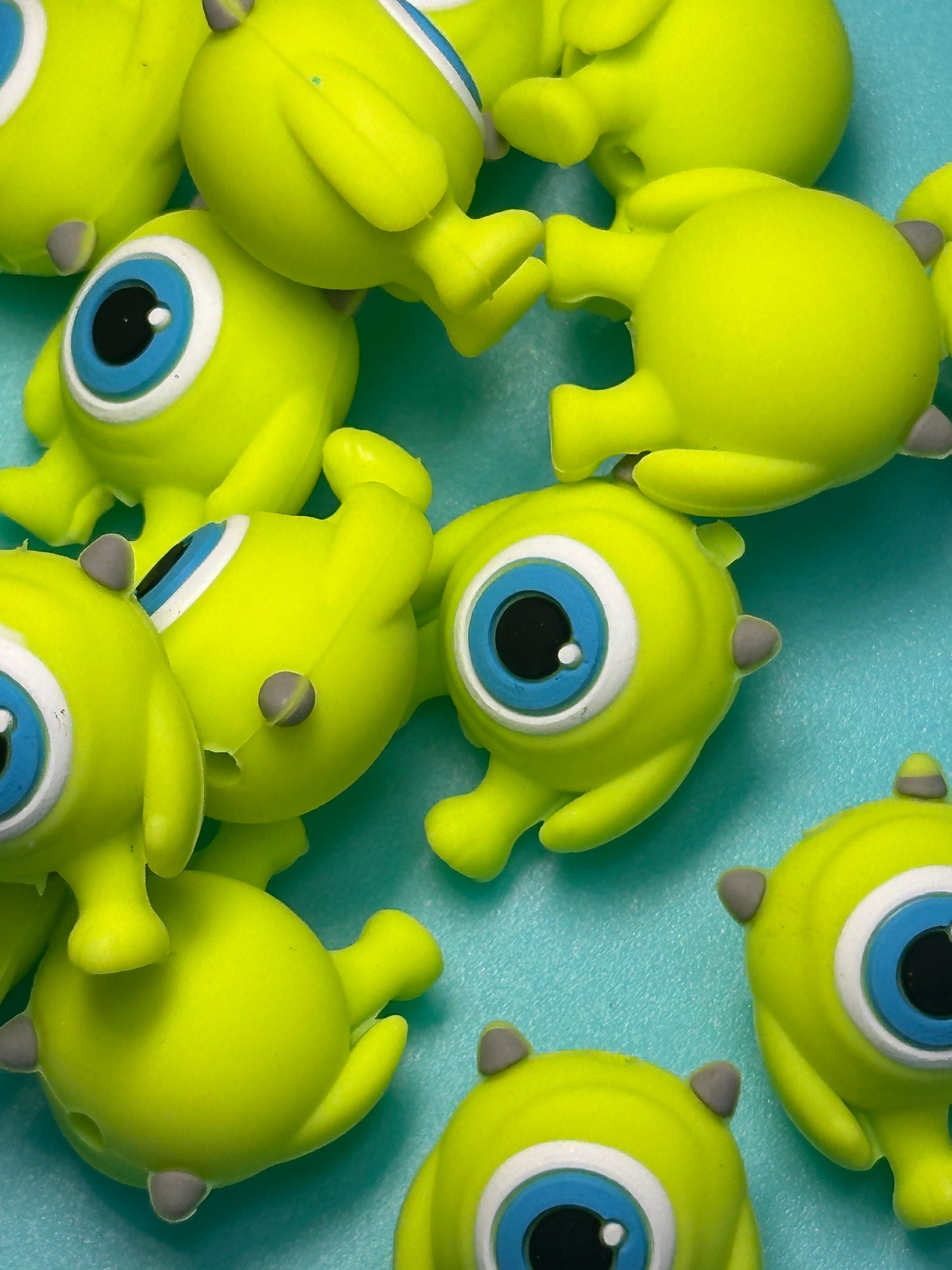 3D green alien/silicone focal bead/ green monster / green guy/ one eyed