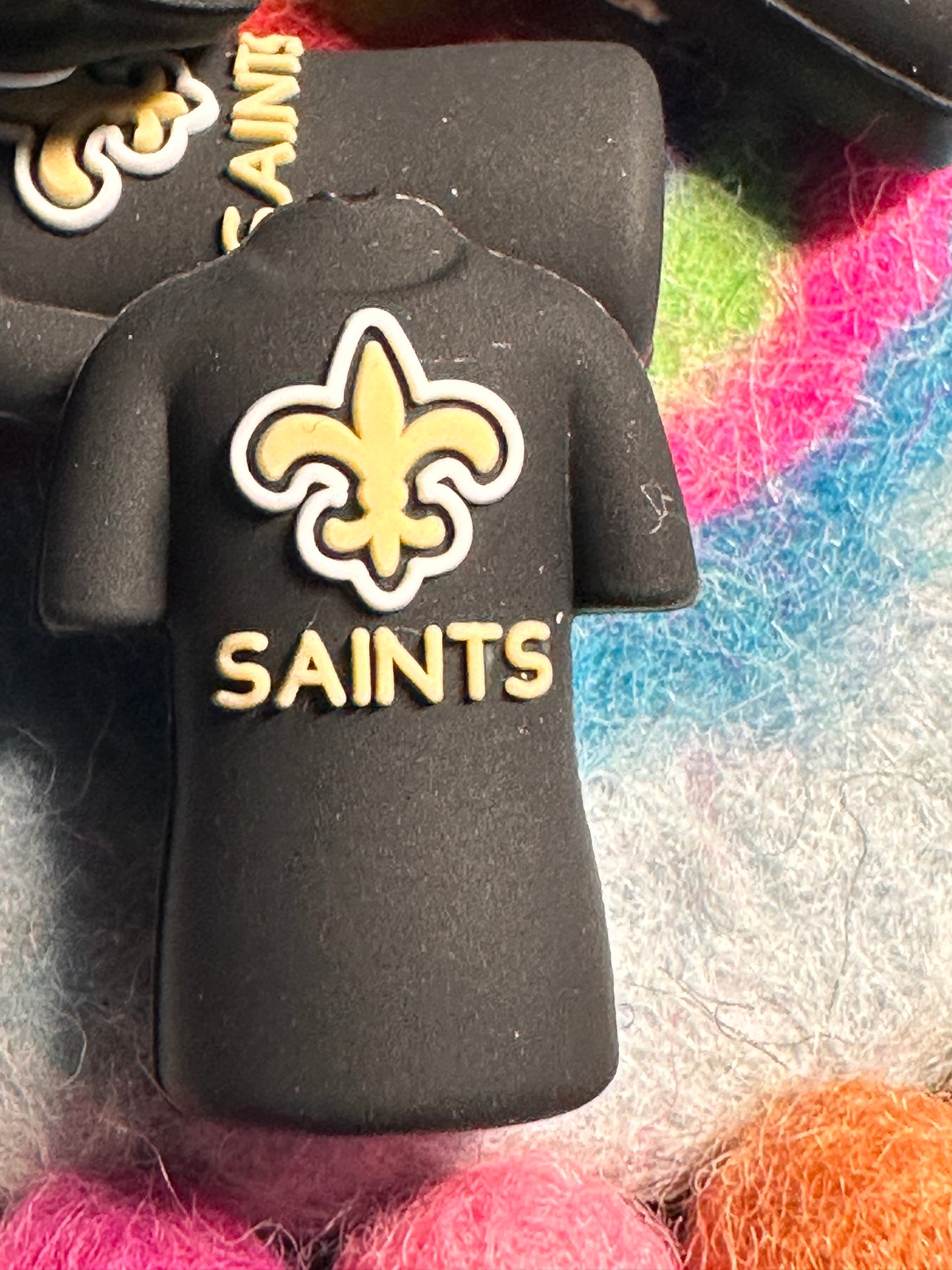 3D New Orlean Saints football jersey shaped focal bead