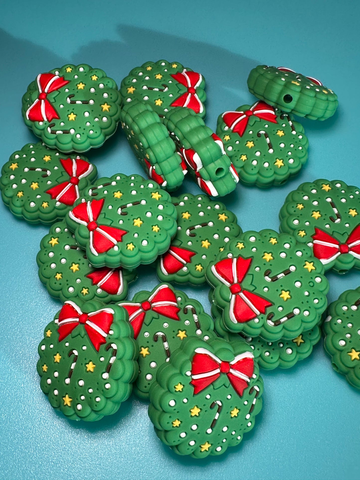 Wreath with red bow Christmas focal bead/ Silicone bead/ keychain bead/