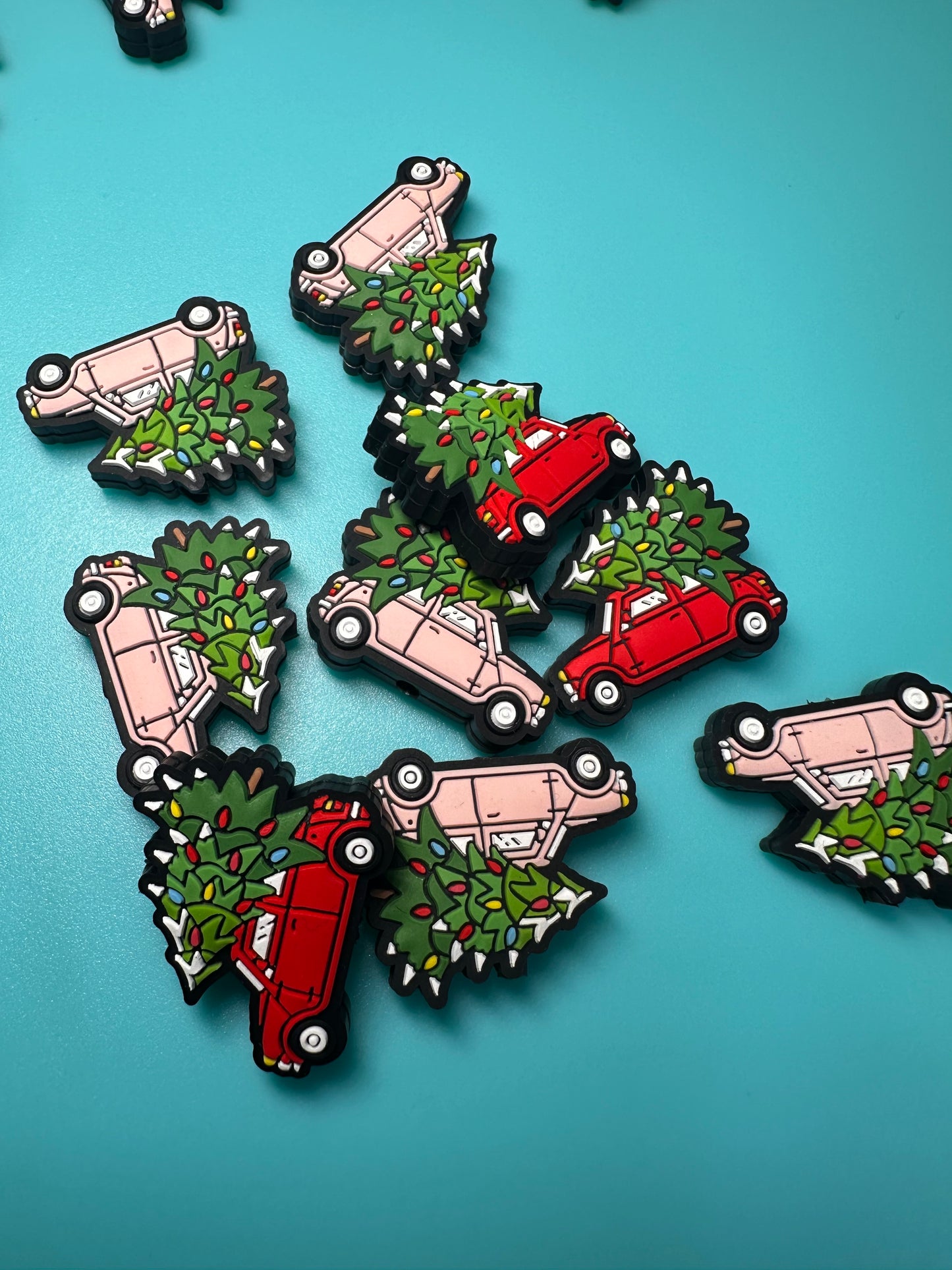 Car with tree on top/ Christmas focal bead/ Silicone bead/ keychain bead/ Christmas tree