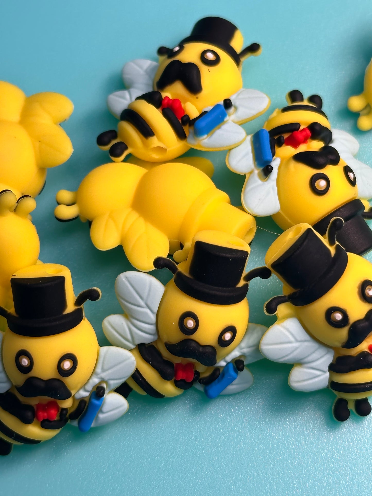 3D yellow bee Focal Bead / silicone bead/ mister/ top hat bee