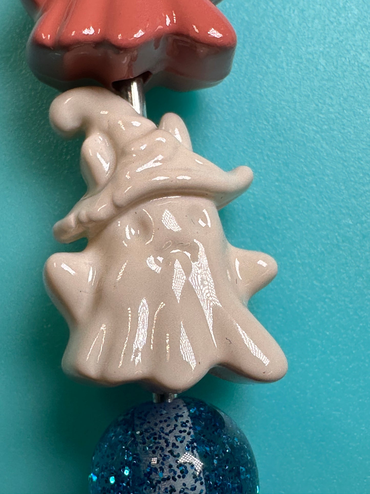 Ghost with witch hat beads/Halloween Bead/ beadable pen/ keychain bead/Color mix beads/ acrylic/ 16mm/Ten beads included