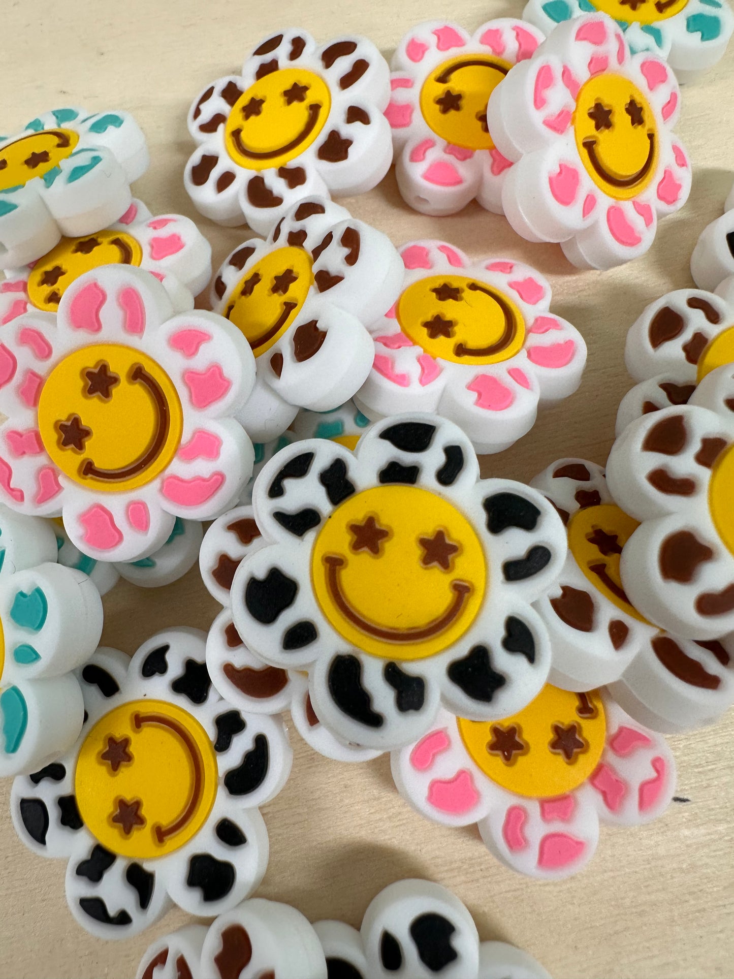 Spotted flowers focal beads/ pink/ green/ black/ pen beading/ keychain bead DIY