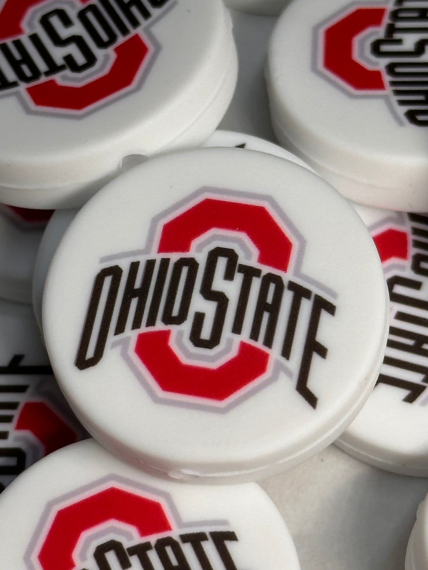 Round Ohio state focal bead