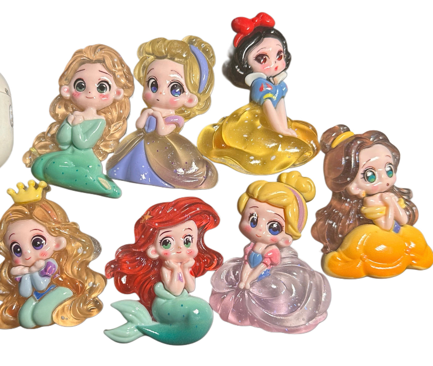 Seven different (7) princesses included /cute acrylic pieces/badge reel/acrylic