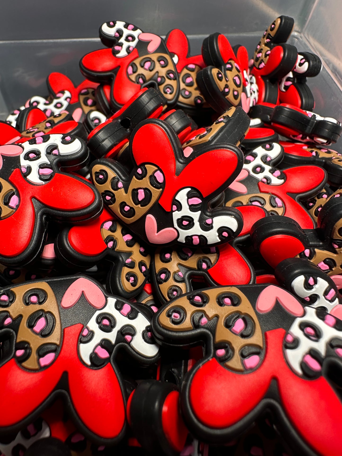 Triple leopard print Heart beads/ beadable pen/ Silicone bead/ keychain bead/Valentines Day hearts/