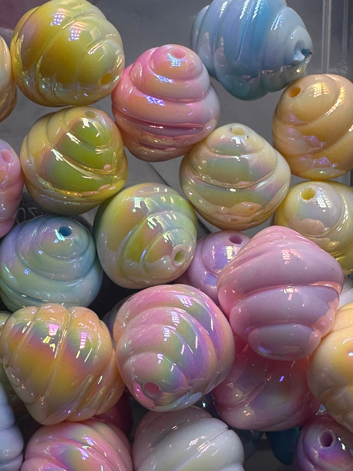 Ten (10) acrylic assorted color sea shell shaped beads included/ sea shell keychain bead/UV bead/16mm