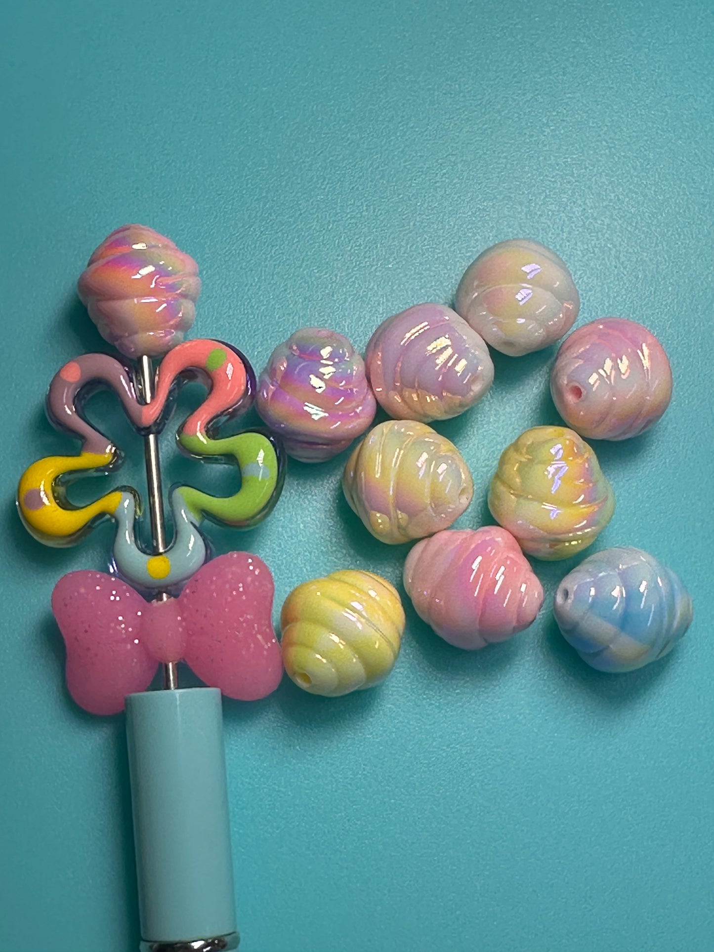 Ten (10) acrylic assorted color sea shell shaped beads included/ sea shell keychain bead/UV bead/16mm