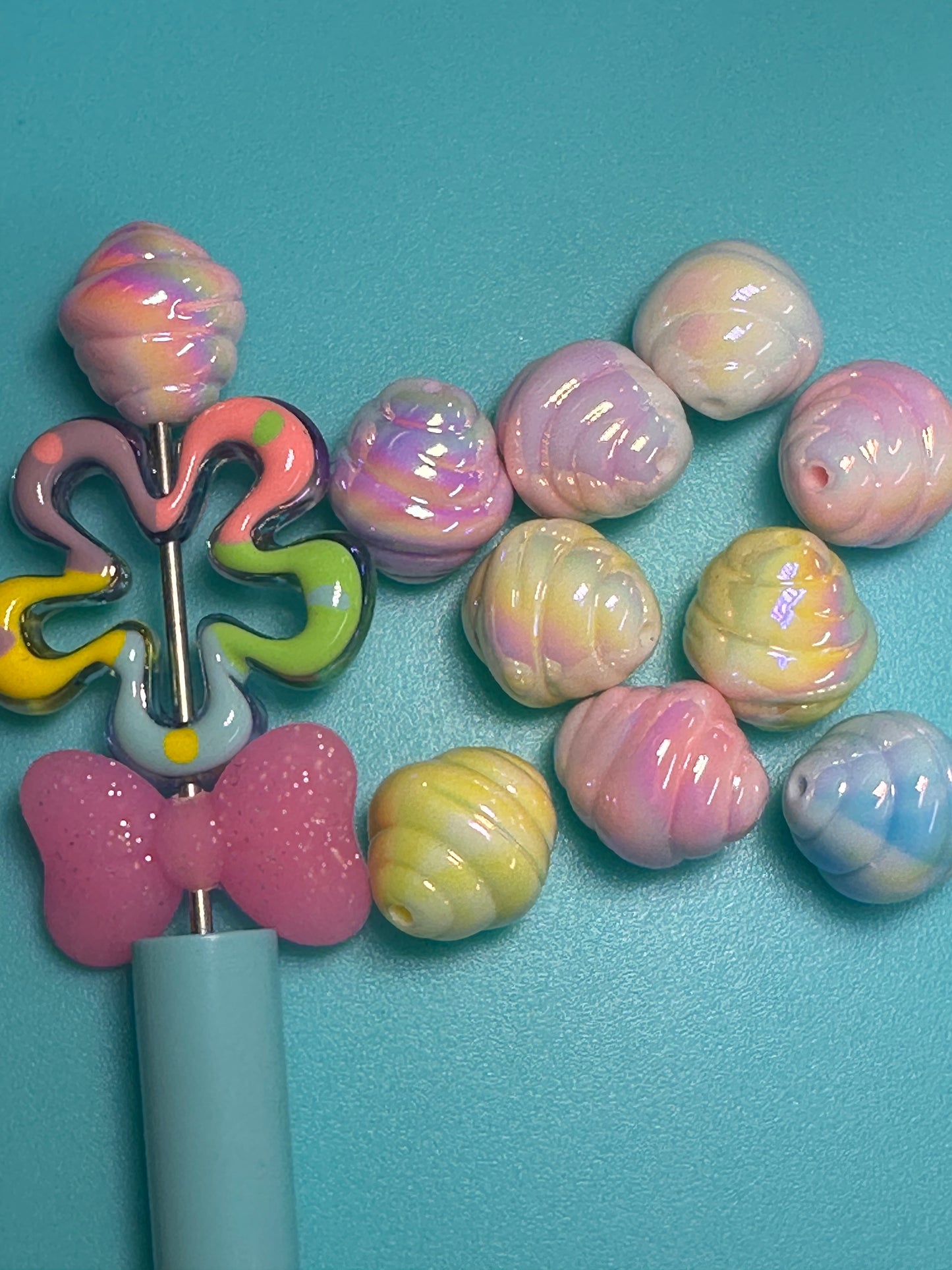 Ten (10) acrylic assorted color sea shell shaped beads included/ sea shell keychain bead/UV bead/16mm