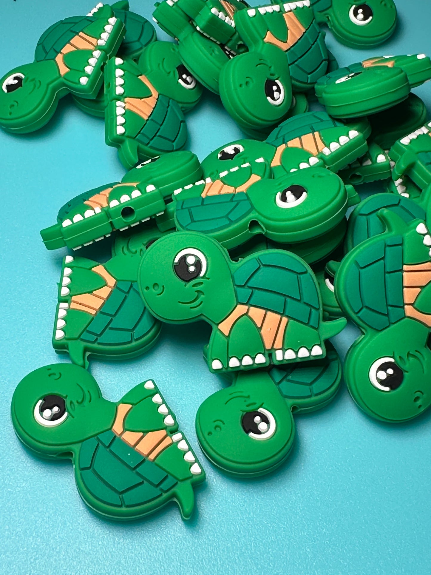Green Turtle Focal Bead/ beadable pen/ Silicone bead/ keychain bead/turtle/
