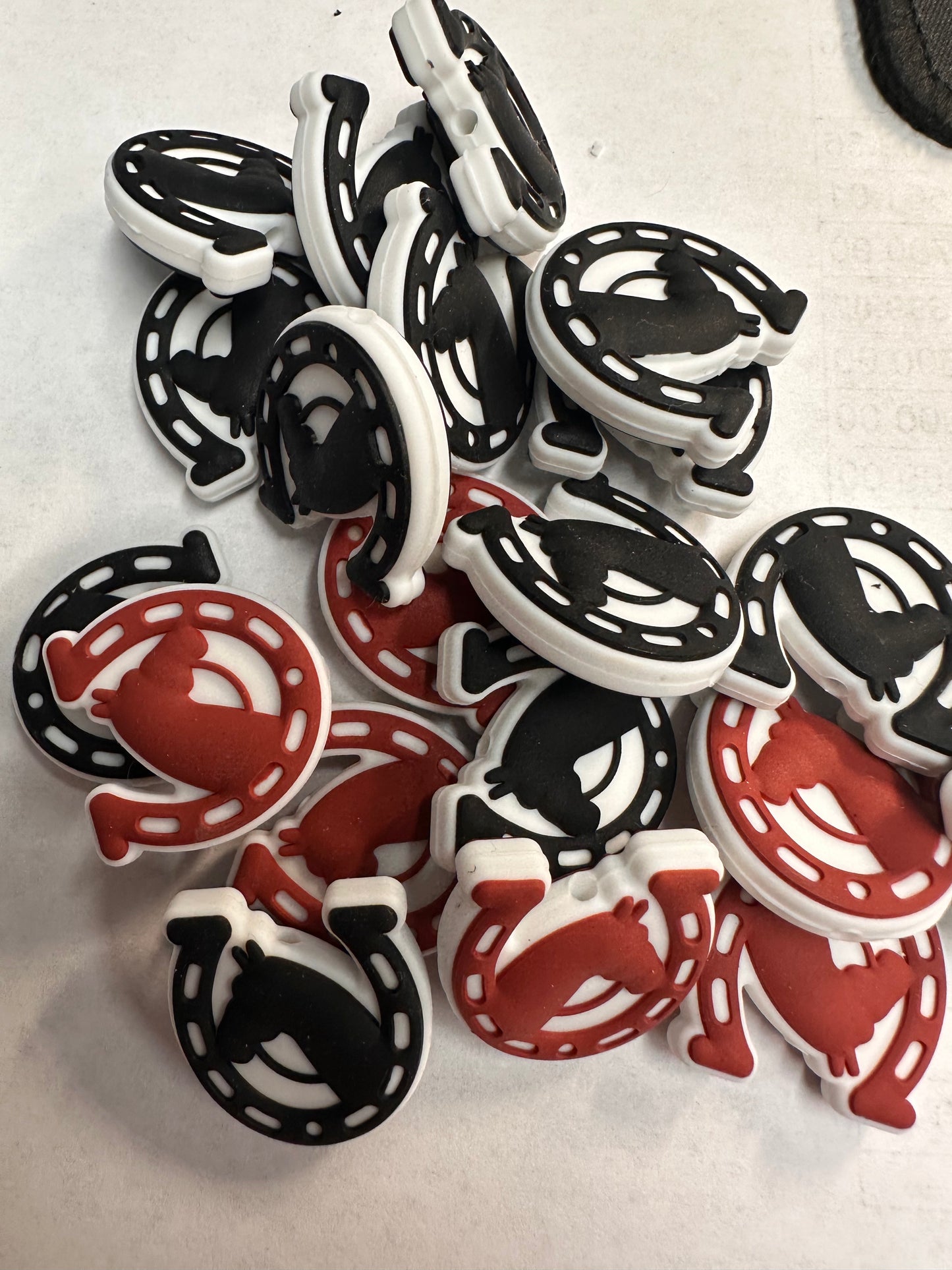 Horse bead/ Horseshoe/ Focal Bead/ beadable pen/ Silicone bead// keychain bead/ Pony bead/ Horse head/ Equestrian/ Barrel Horse/ Horseback/