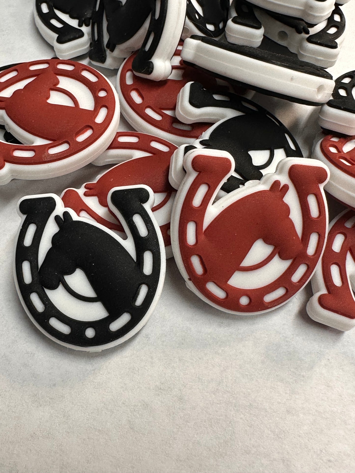 Horse bead/ Horseshoe/ Focal Bead/ beadable pen/ Silicone bead// keychain bead/ Pony bead/ Horse head/ Equestrian/ Barrel Horse/ Horseback/