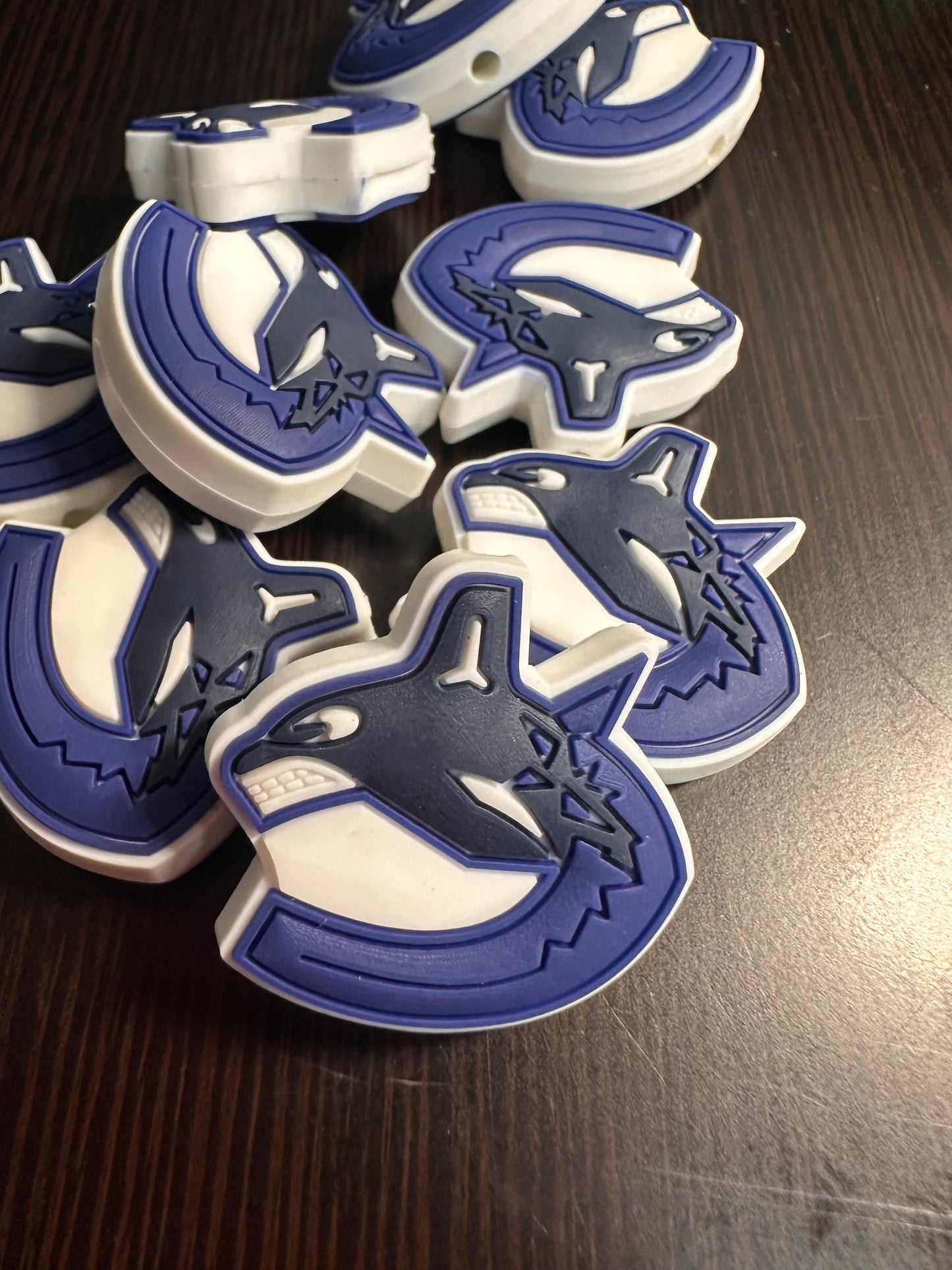 NEW Vancouver Canucks focal bead / round focal/ ice hockey team