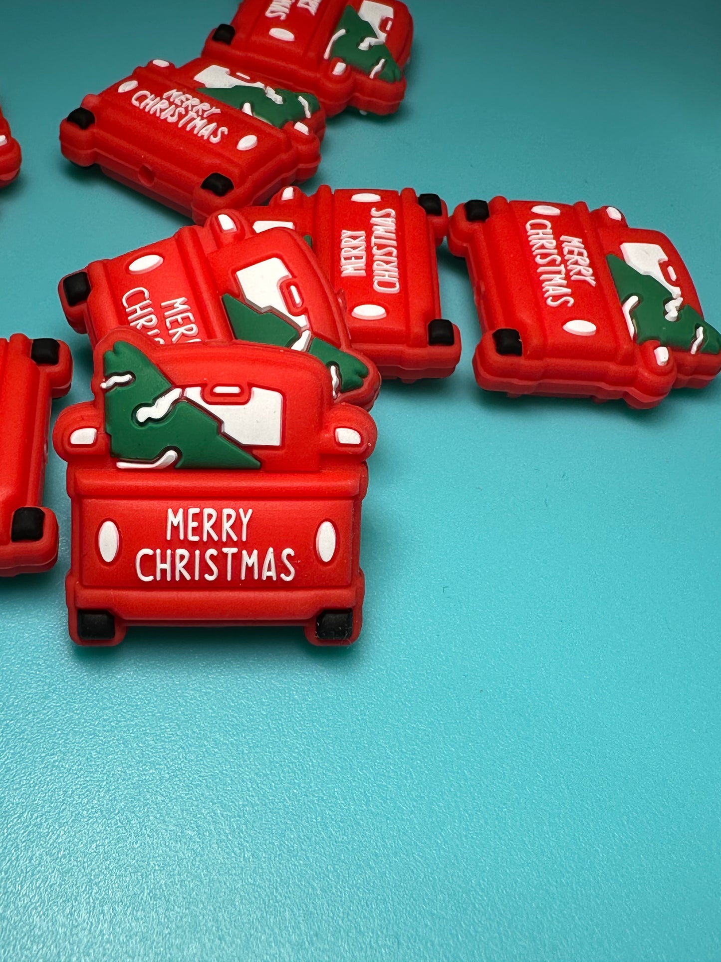 Red truck with Christmas tree focals beads / Focal Bead/ beadable pen/ Silicone bead/ keychain bead