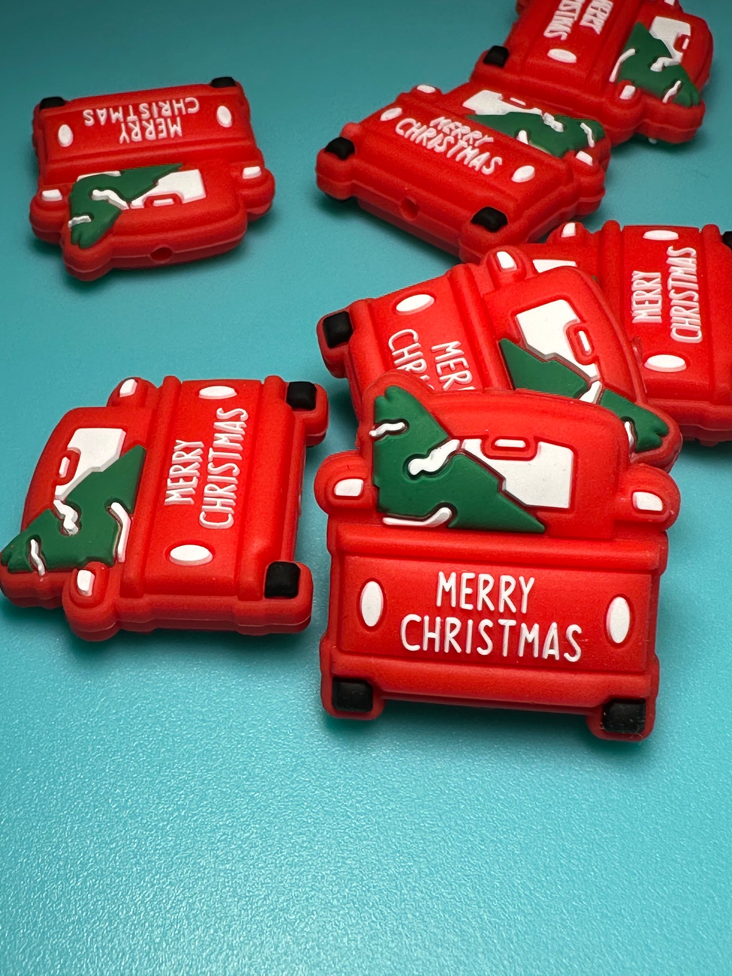Red truck with Christmas tree focals beads / Focal Bead/ beadable pen/ Silicone bead/ keychain bead