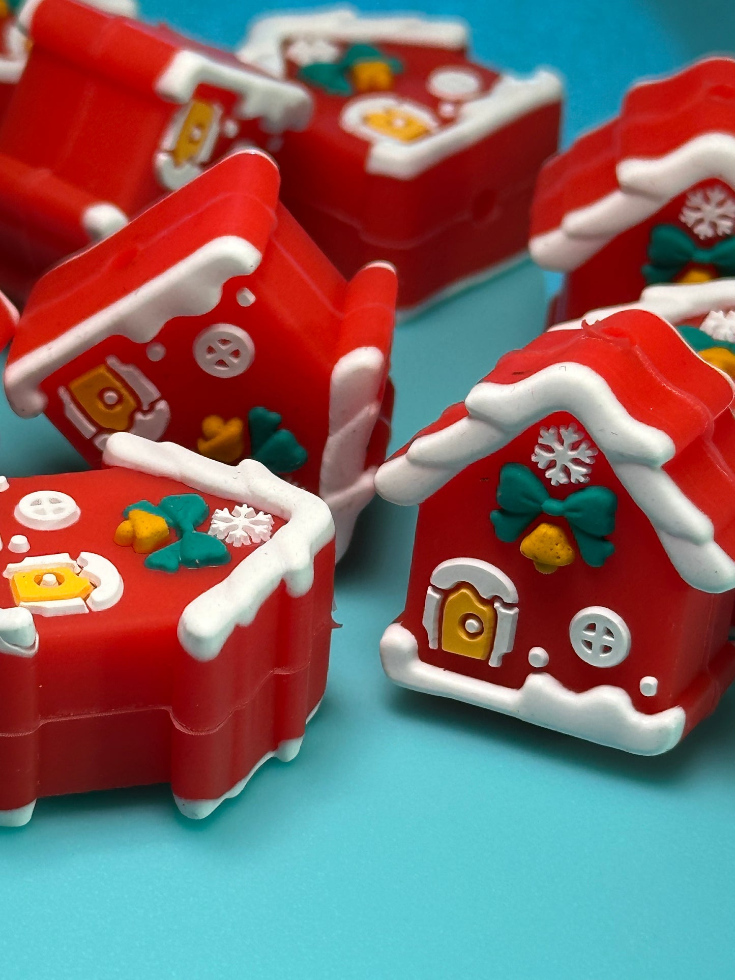 3D cute Christmas gingerbread house/silicone focal bead/ North Pole