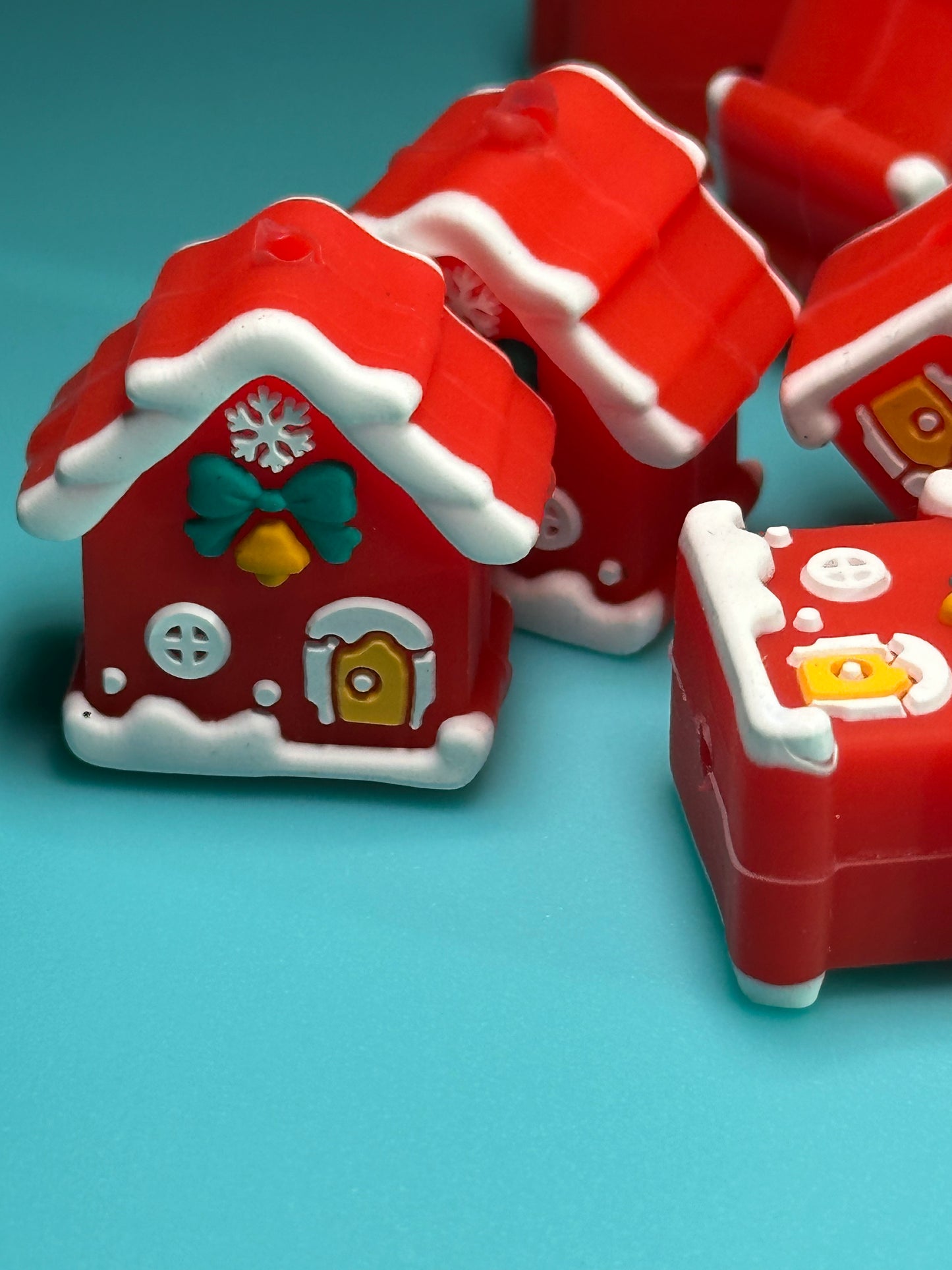 3D cute Christmas gingerbread house/silicone focal bead/ North Pole